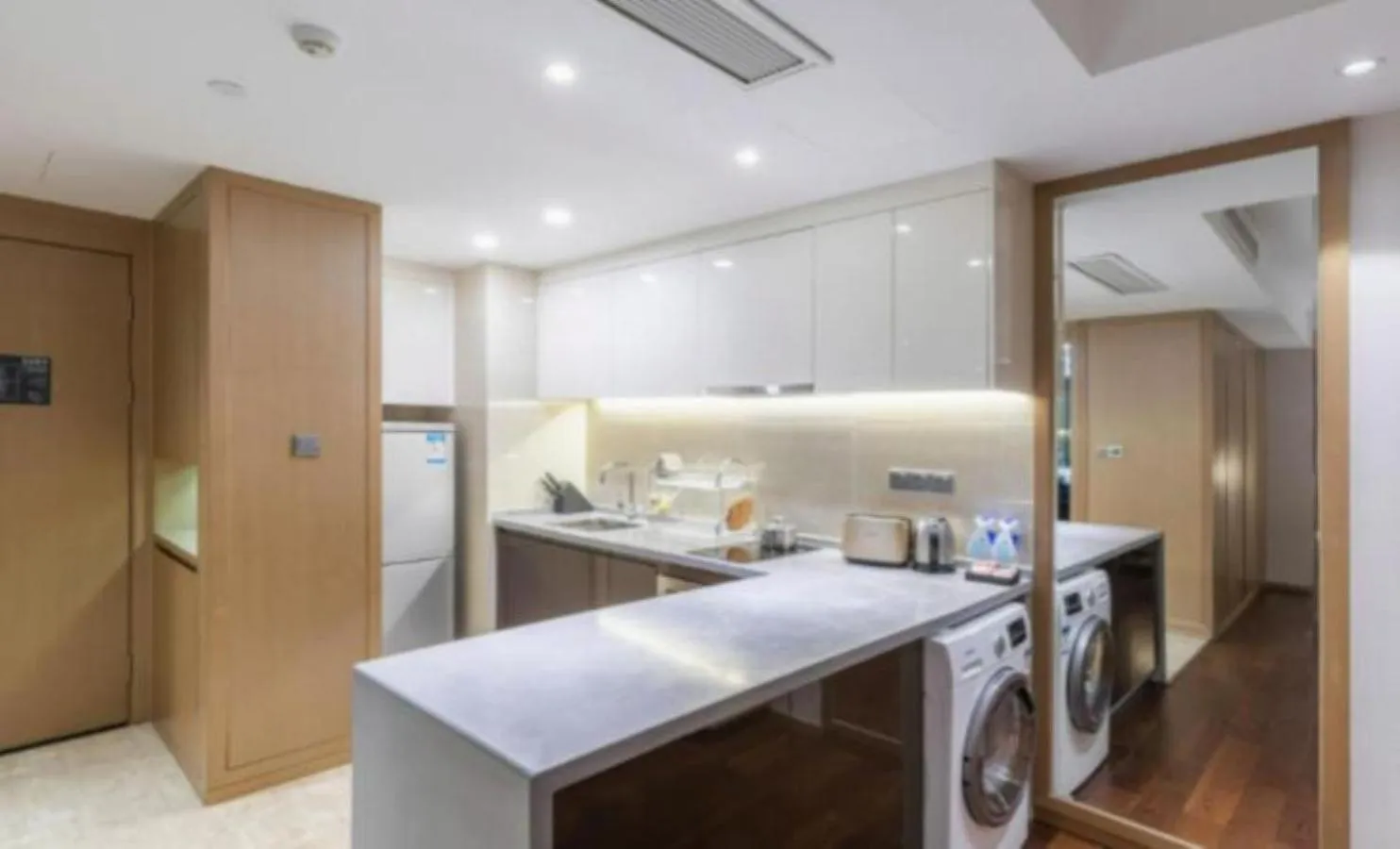 Kitchen or kitchenette in Somerset Yangtze River Chongqing