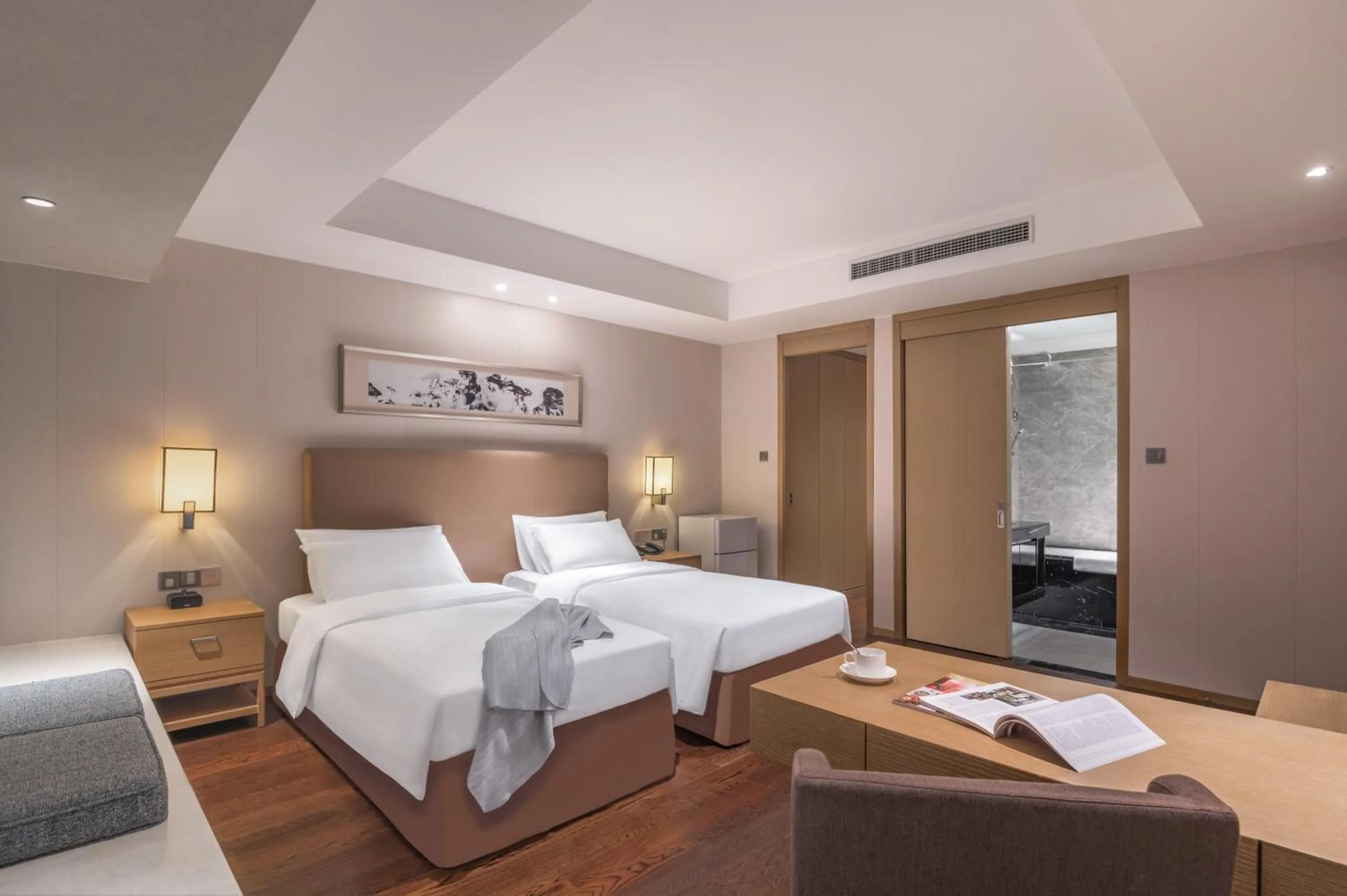 Photo of the whole room, Bed in Somerset Yangtze River Chongqing