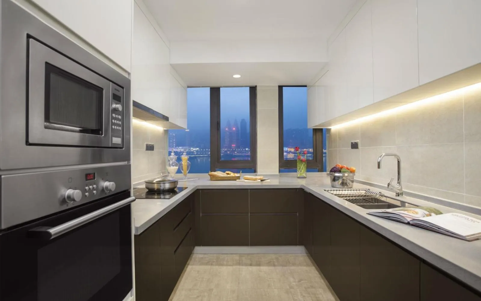 Kitchen or kitchenette in Somerset Yangtze River Chongqing