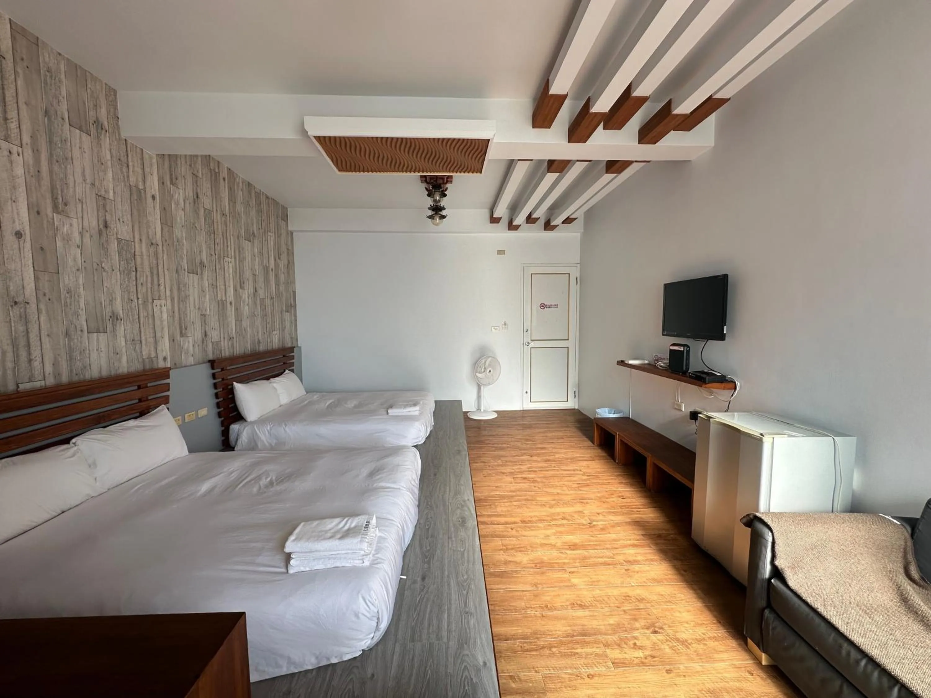 Bed in Snore Inn