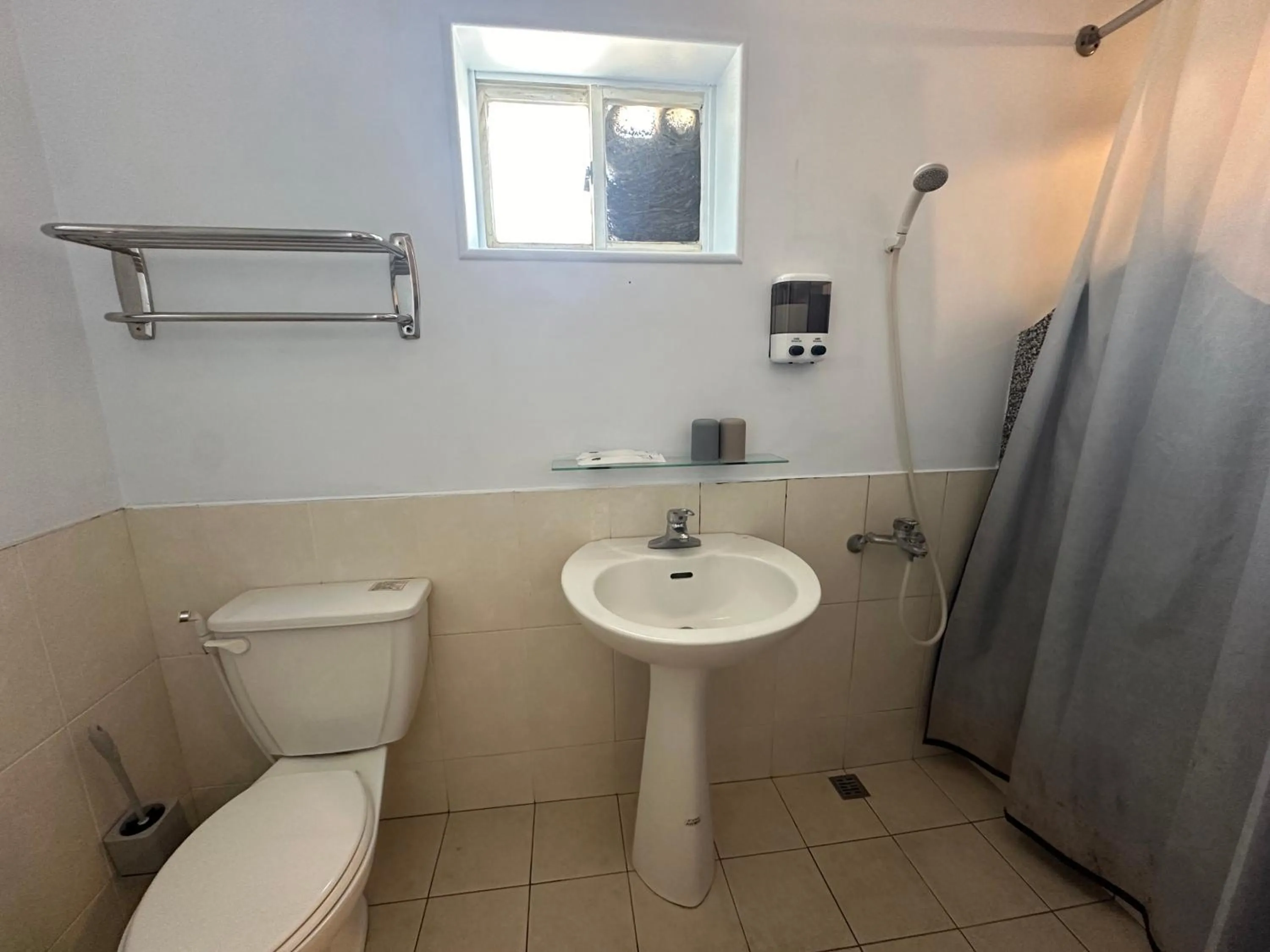 Shower in Snore Inn