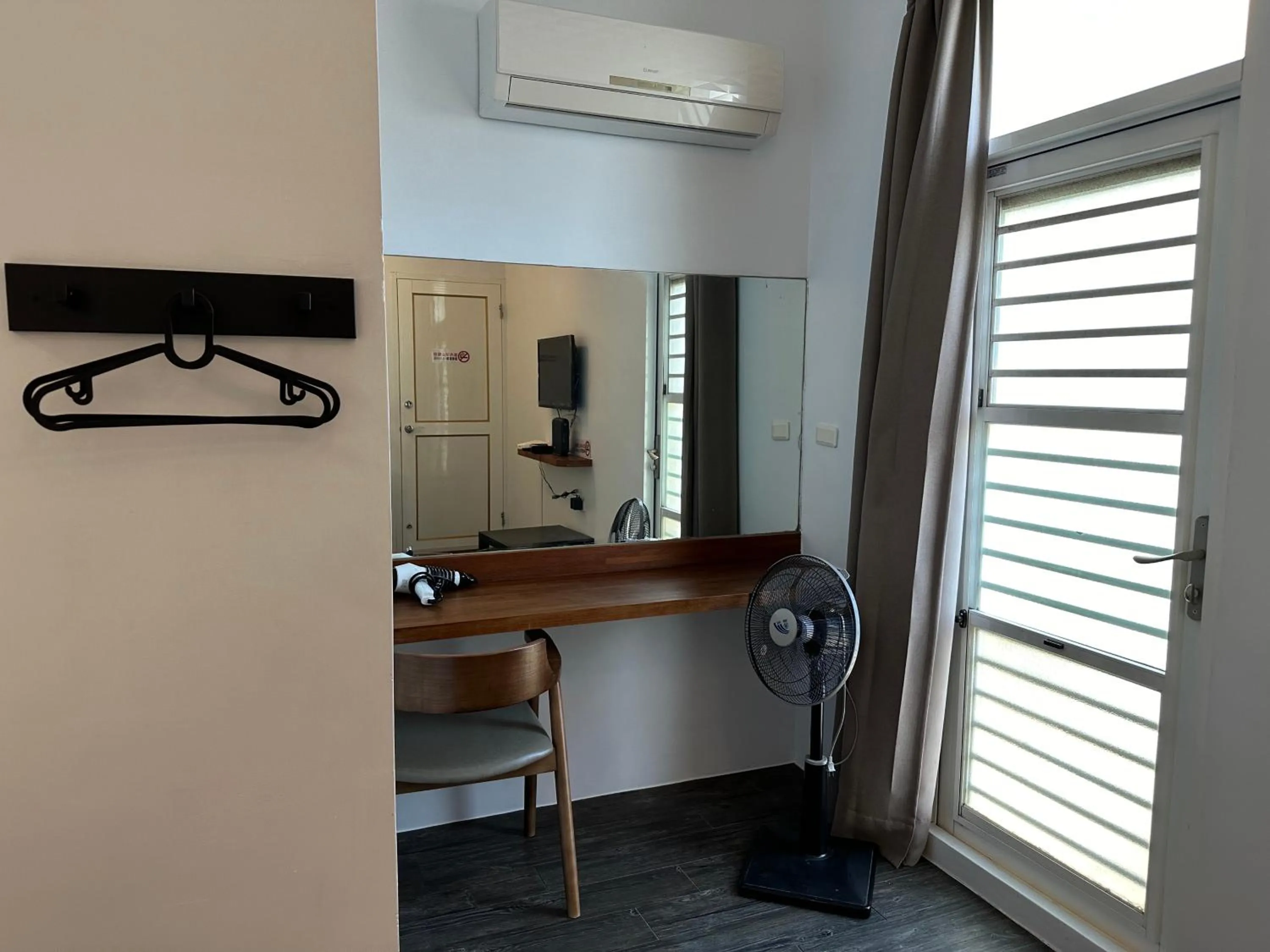 air conditioner in Snore Inn