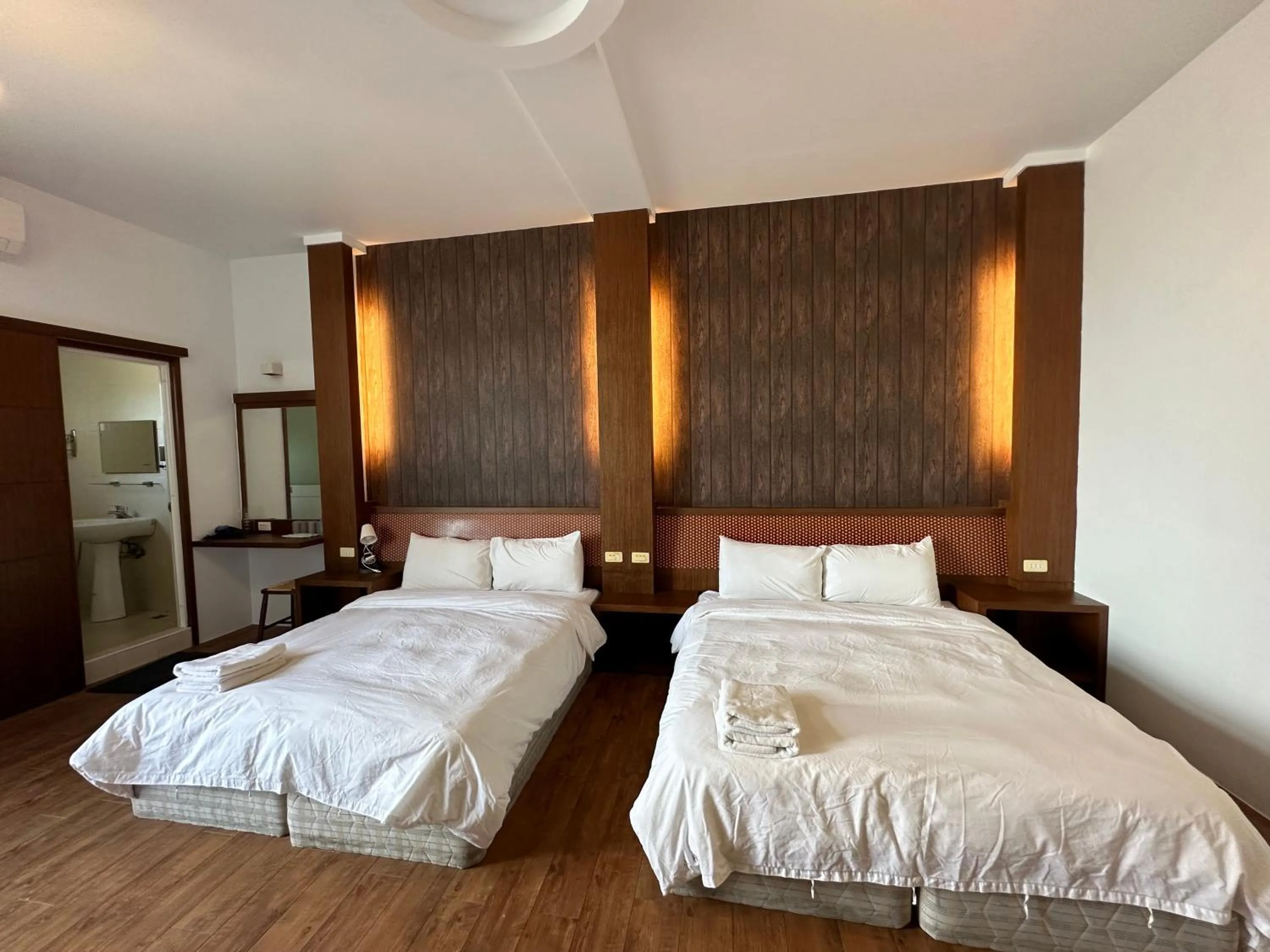 Bed in Snore Inn