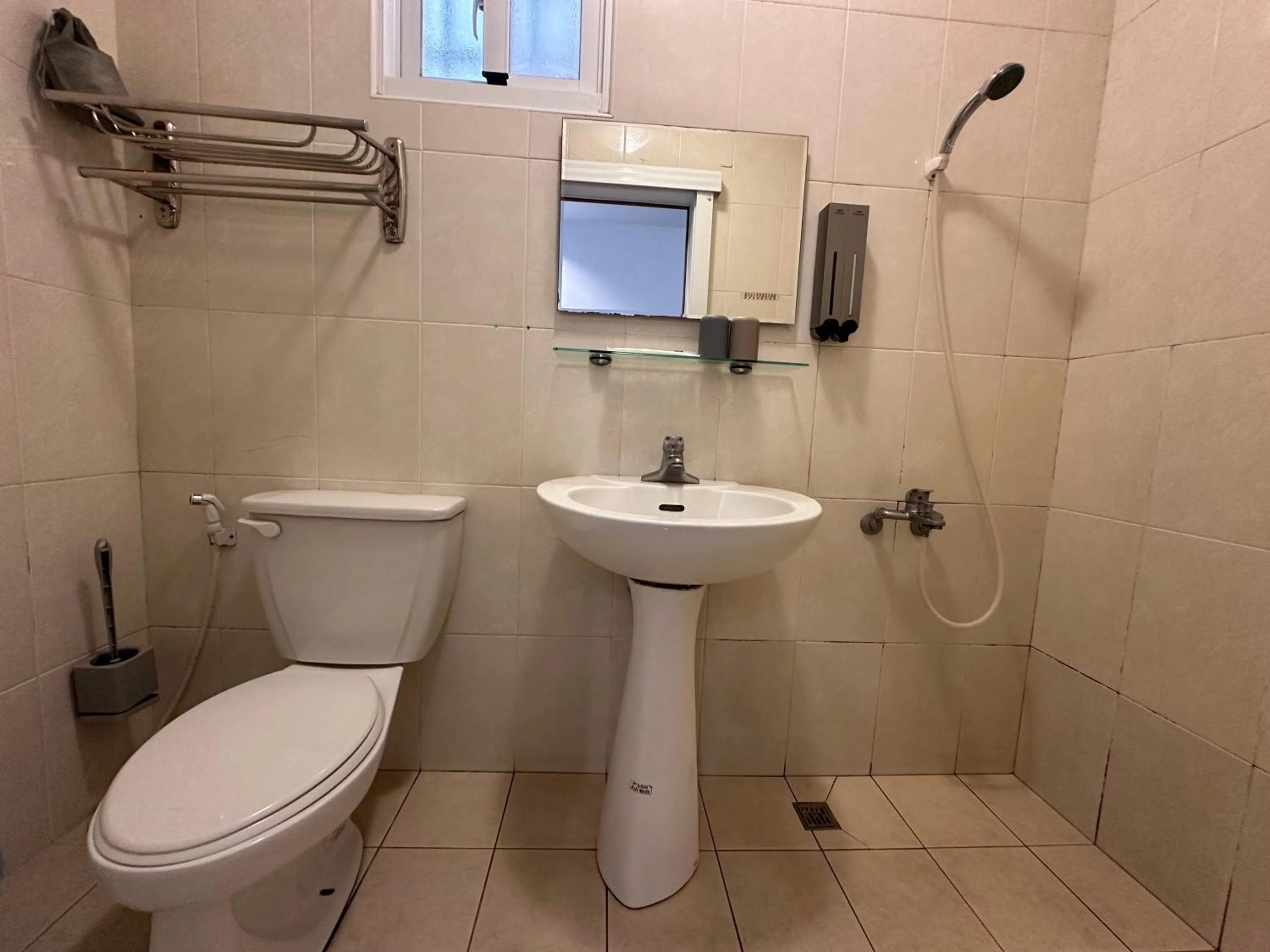 Shower in Snore Inn