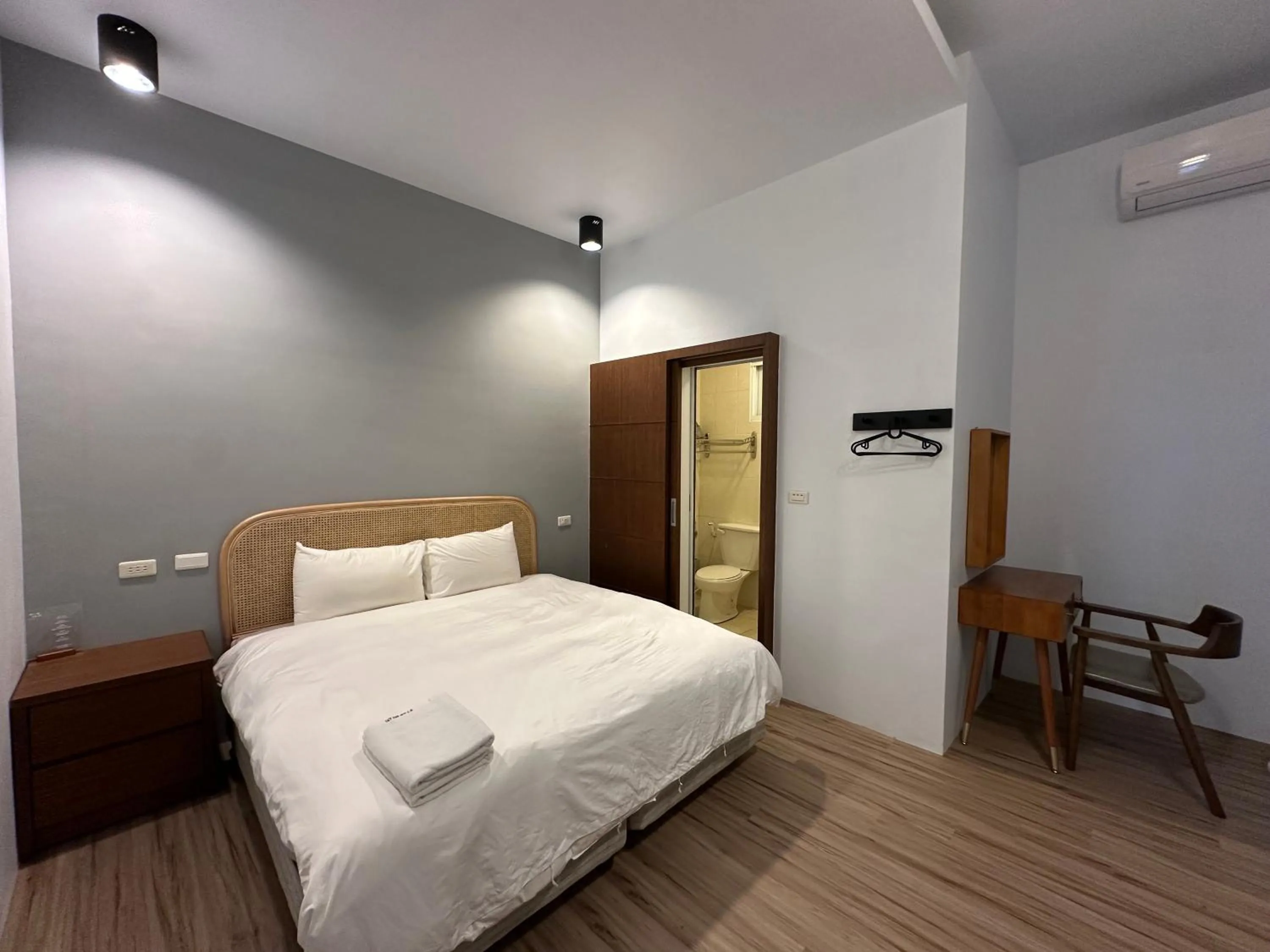 Bed in Snore Inn