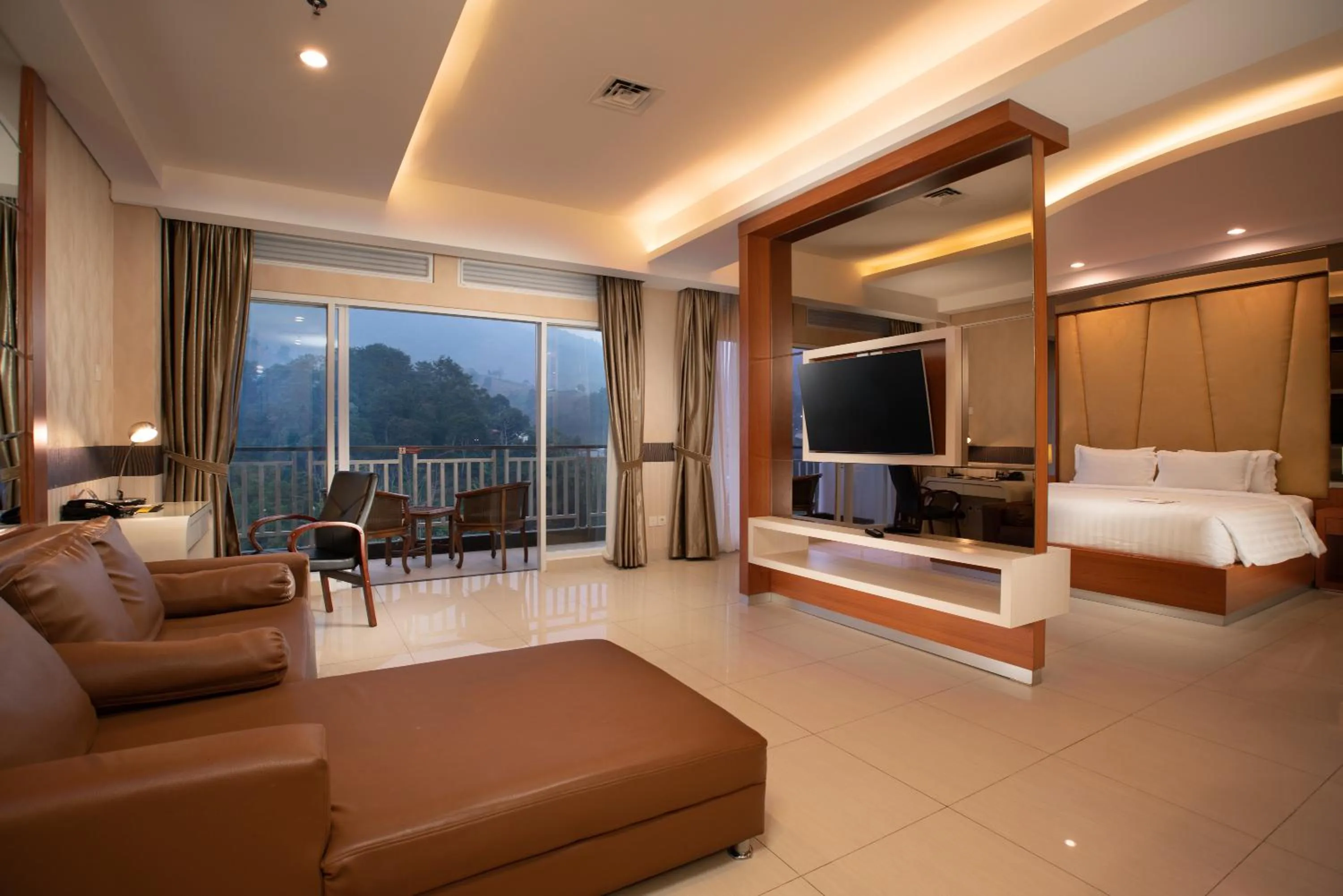 Living room in Le Eminence Puncak Hotel Convention & Resort
