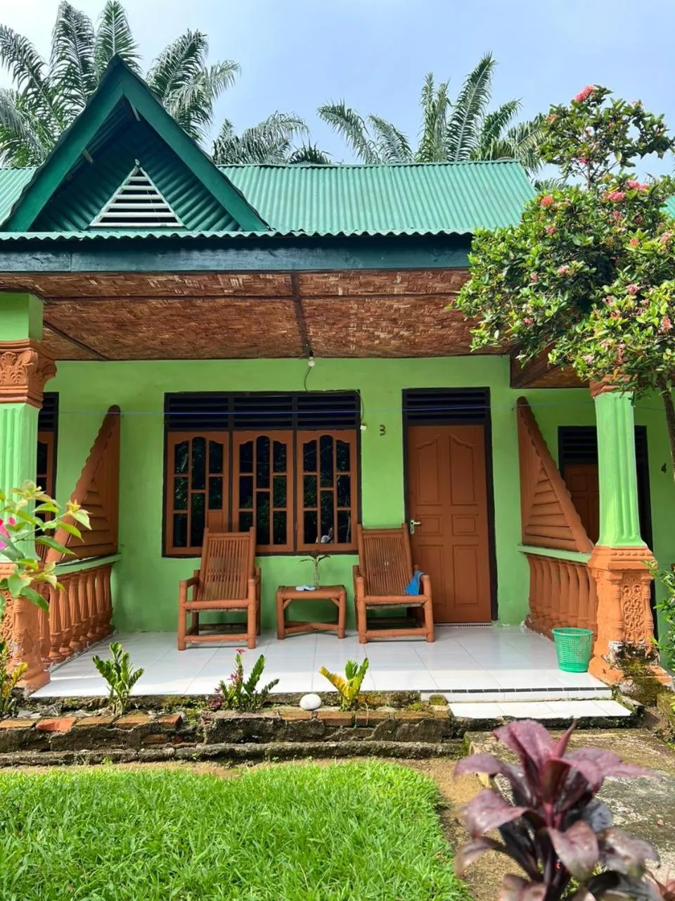 Budget Double Room in Wisma Batu Mandi and Jungle trekking