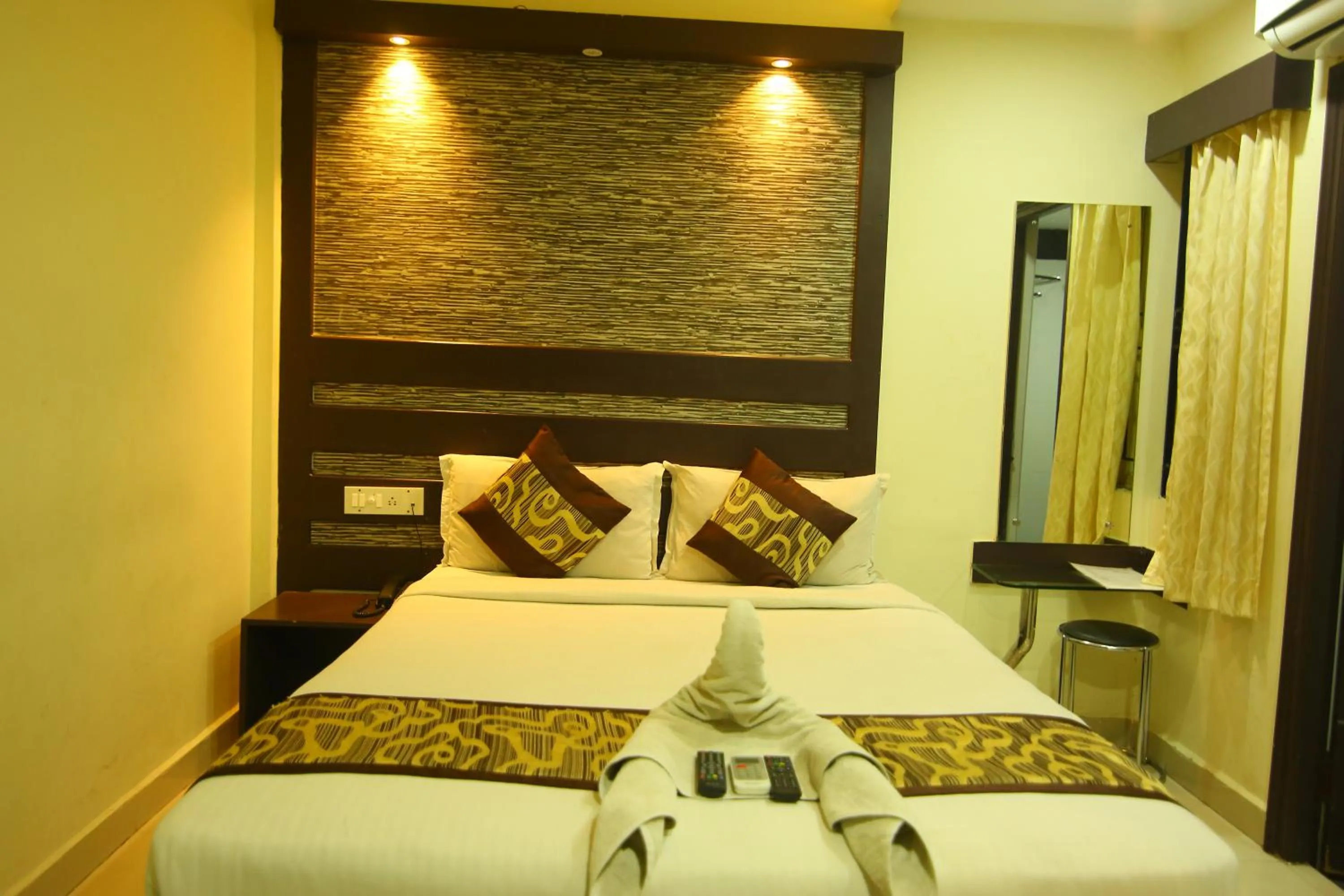 Photo of the whole room, Bed in Hotel White Mount