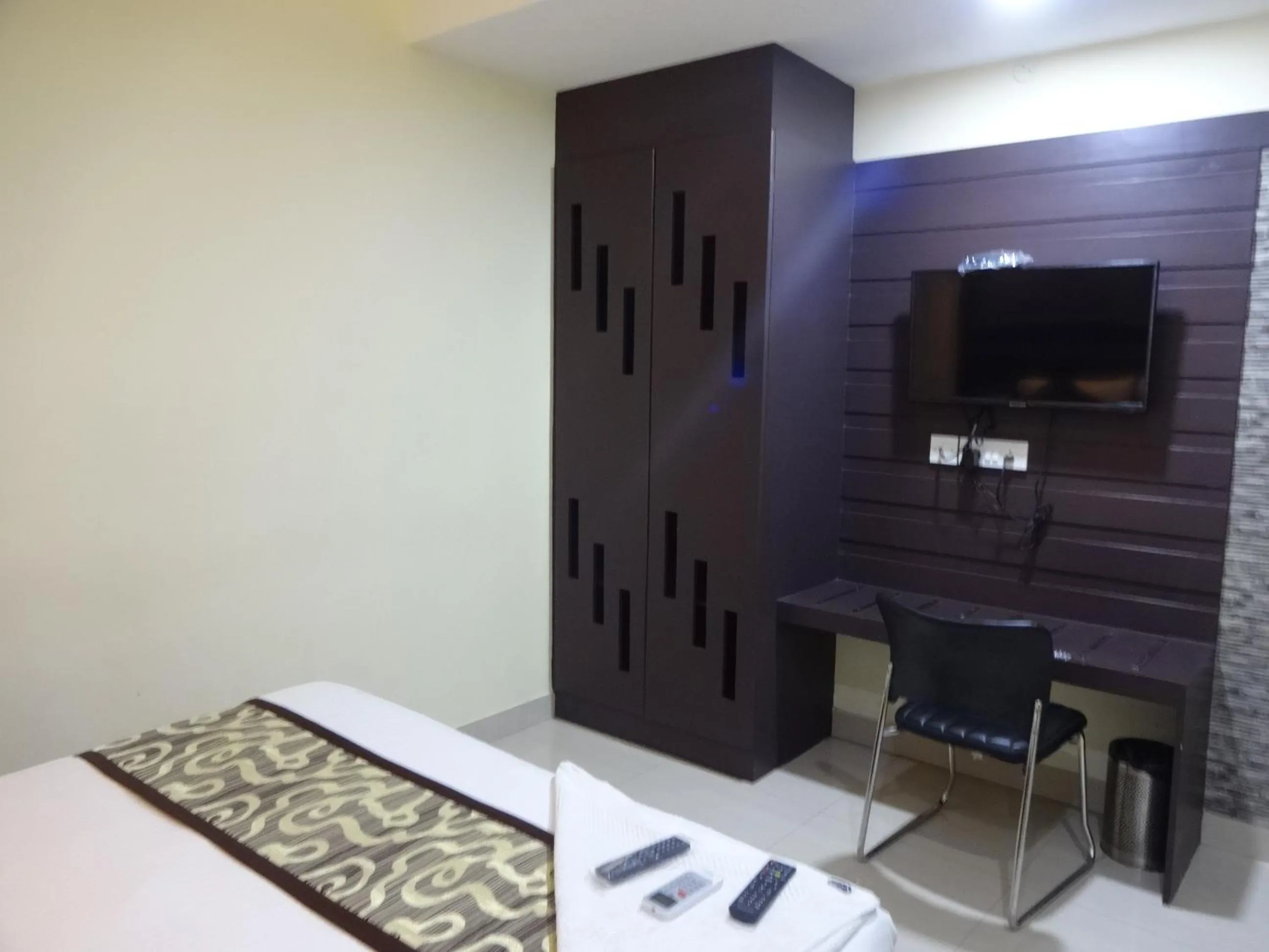 Communal lounge/ TV room in Hotel White Mount