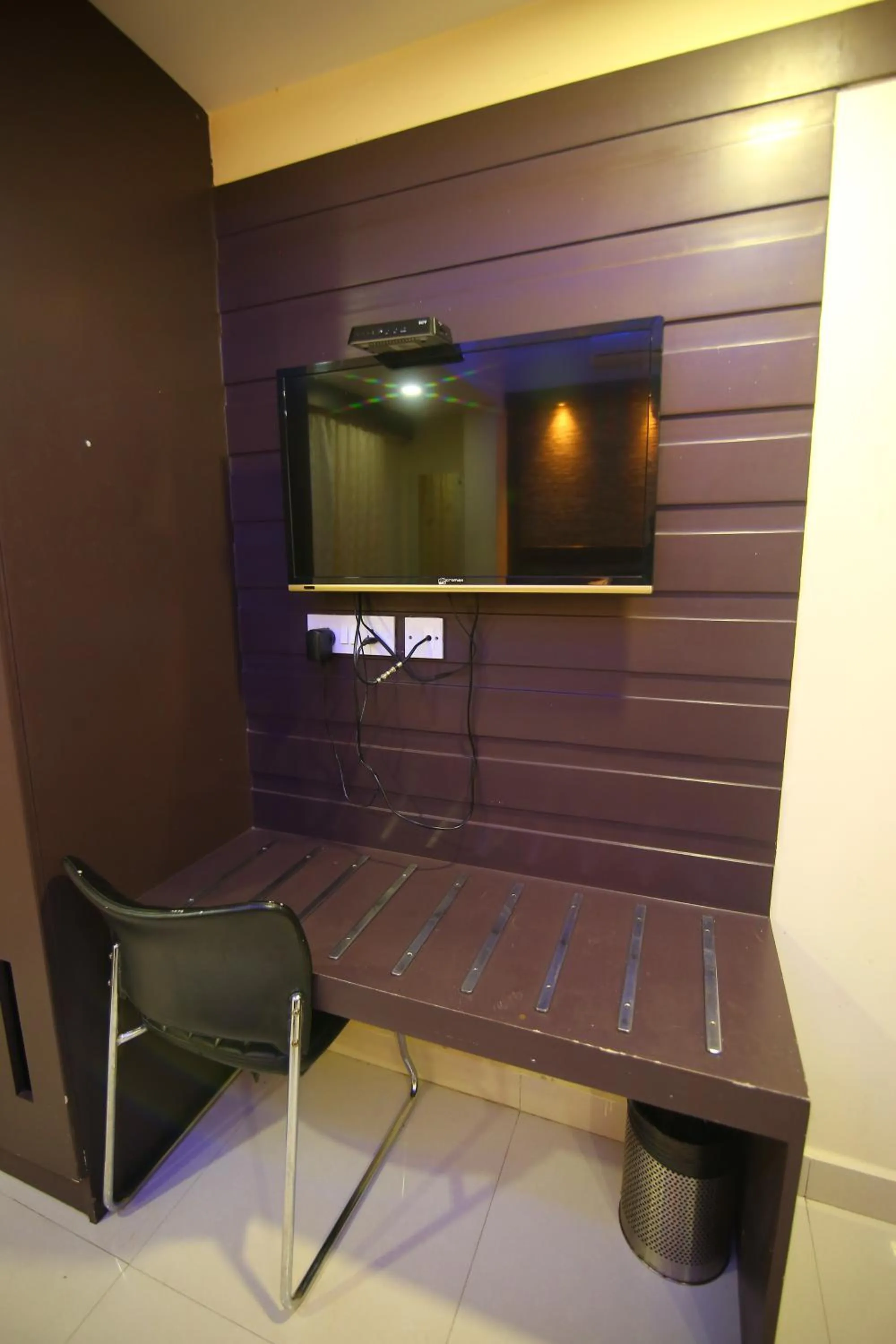 TV and multimedia in Hotel White Mount