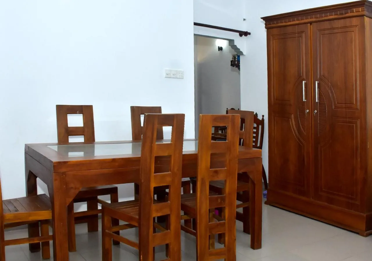 Restaurant/places to eat in Yuthika Resort