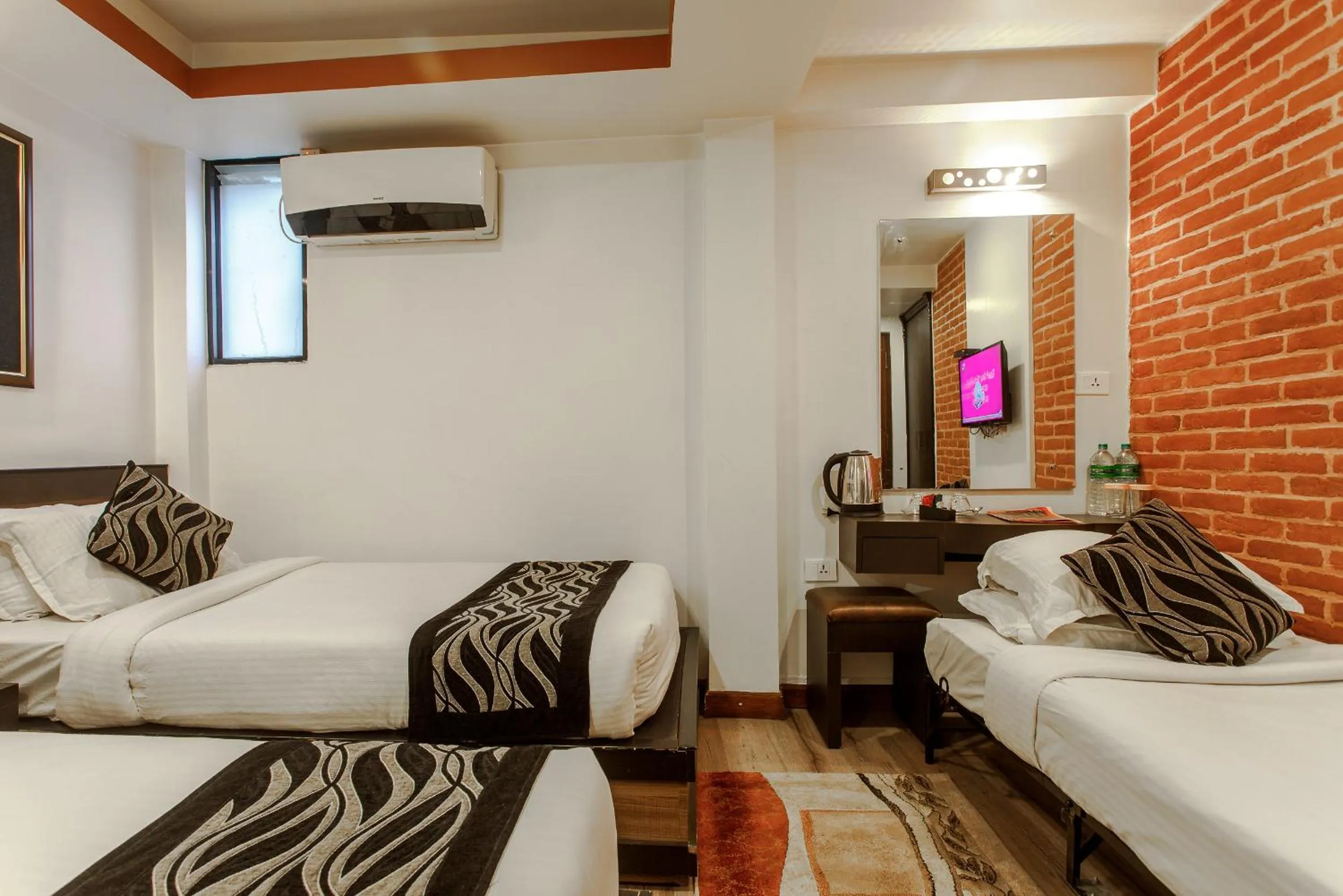 Bed in Hotel Shreesu