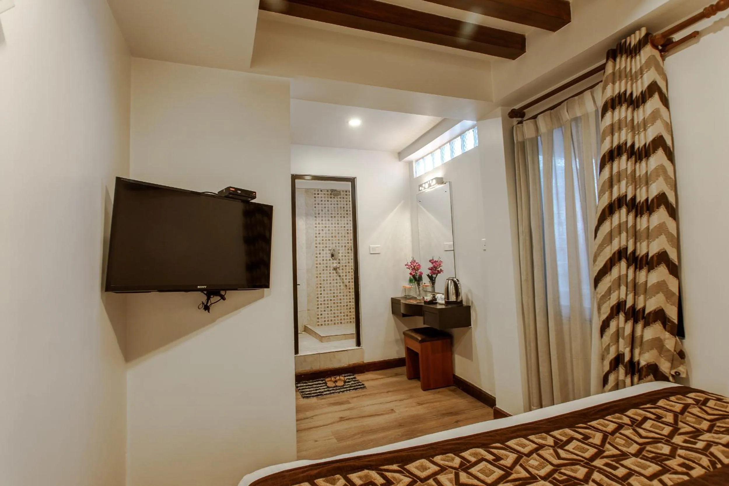 Bed in Hotel Shreesu