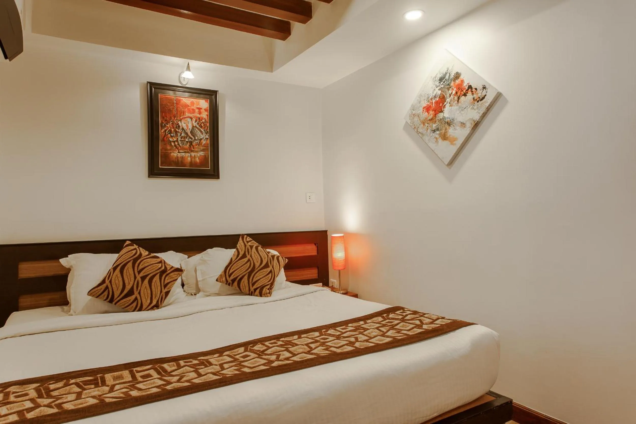 Bed in Hotel Shreesu