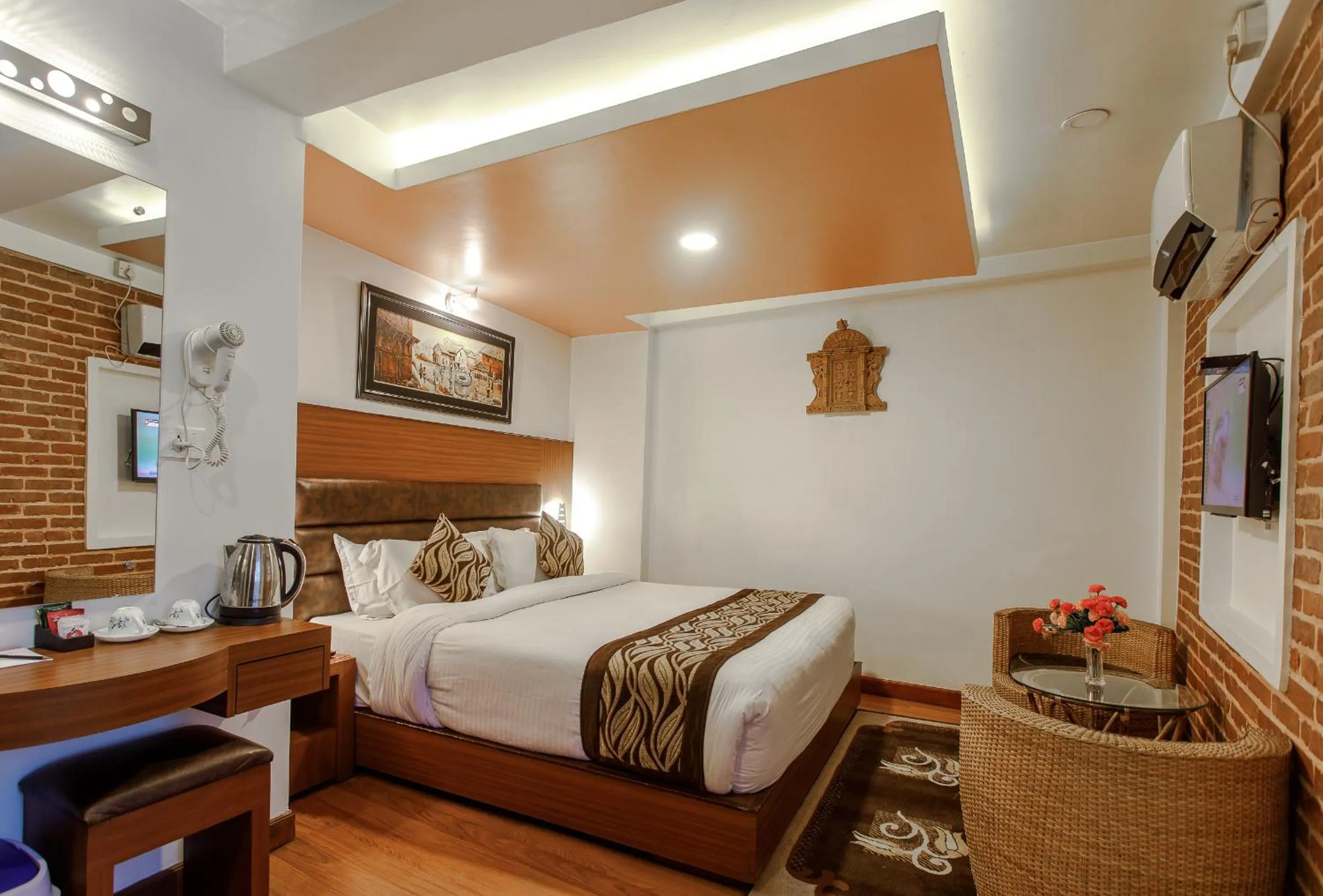 Bed in Hotel Shreesu