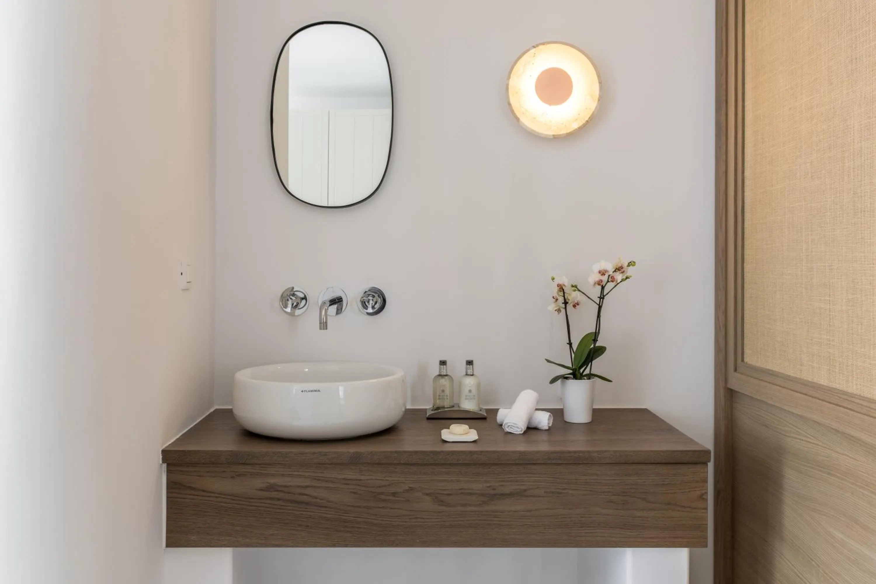 Aspaki by Art Maisons