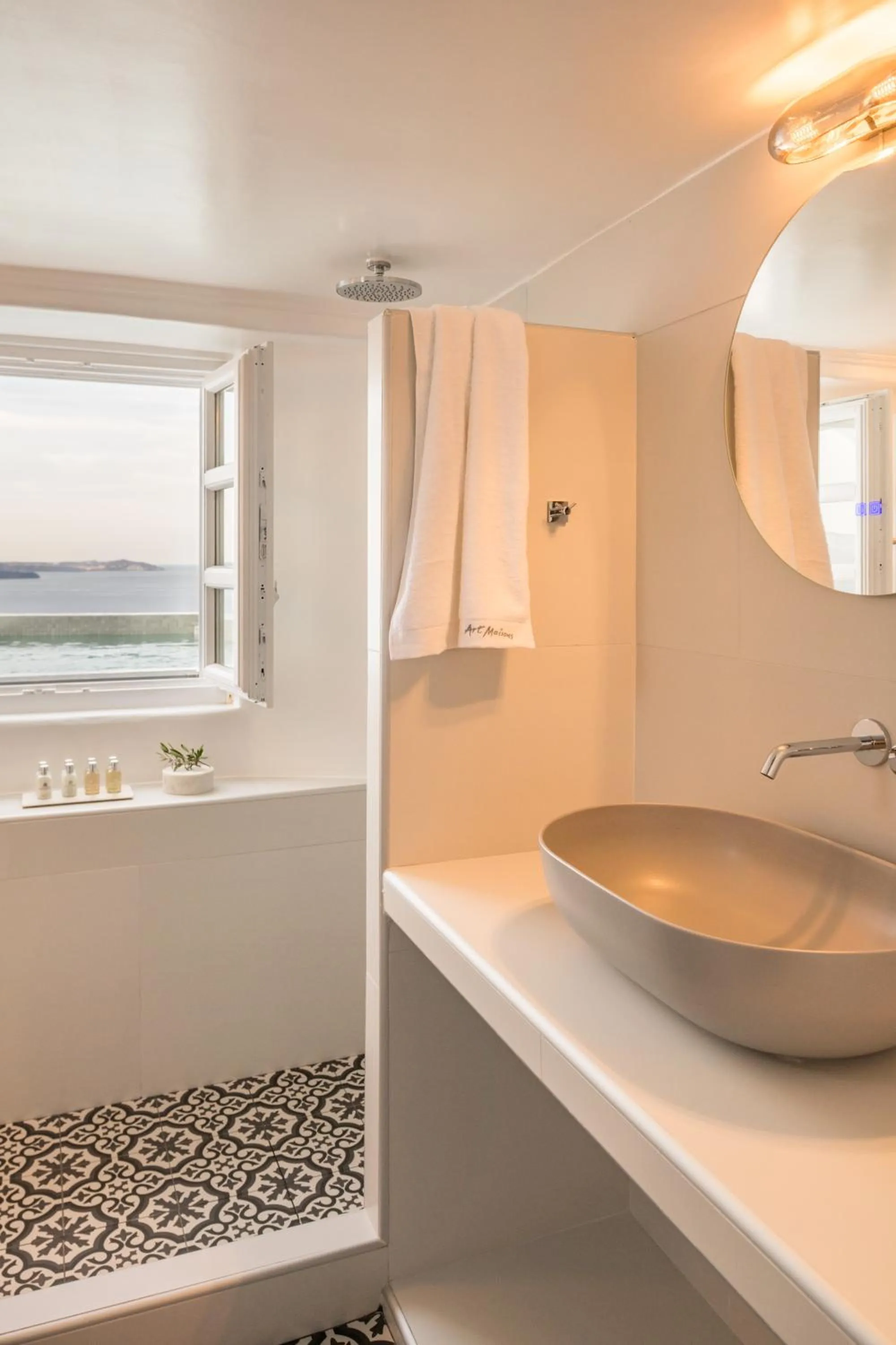 Aspaki by Art Maisons