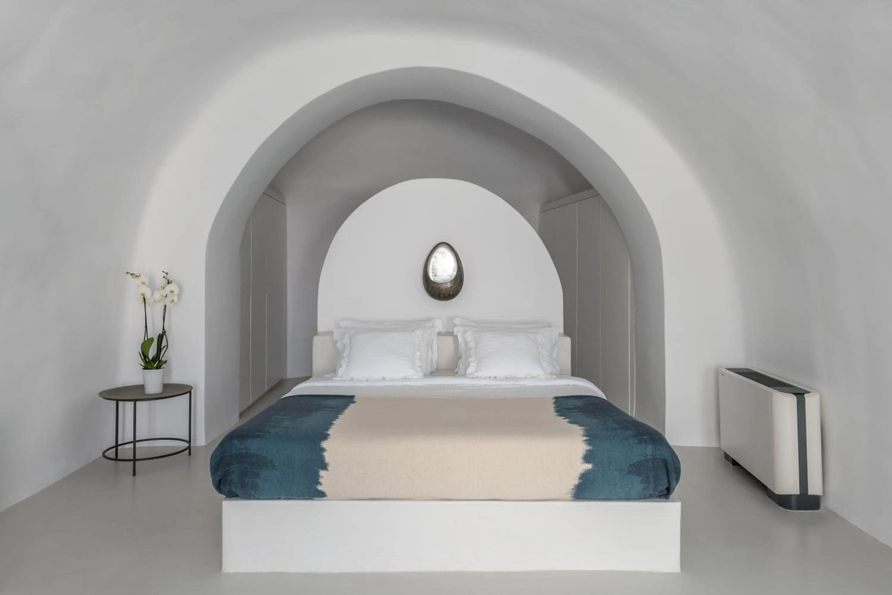 Bed in Aspaki by Art Maisons