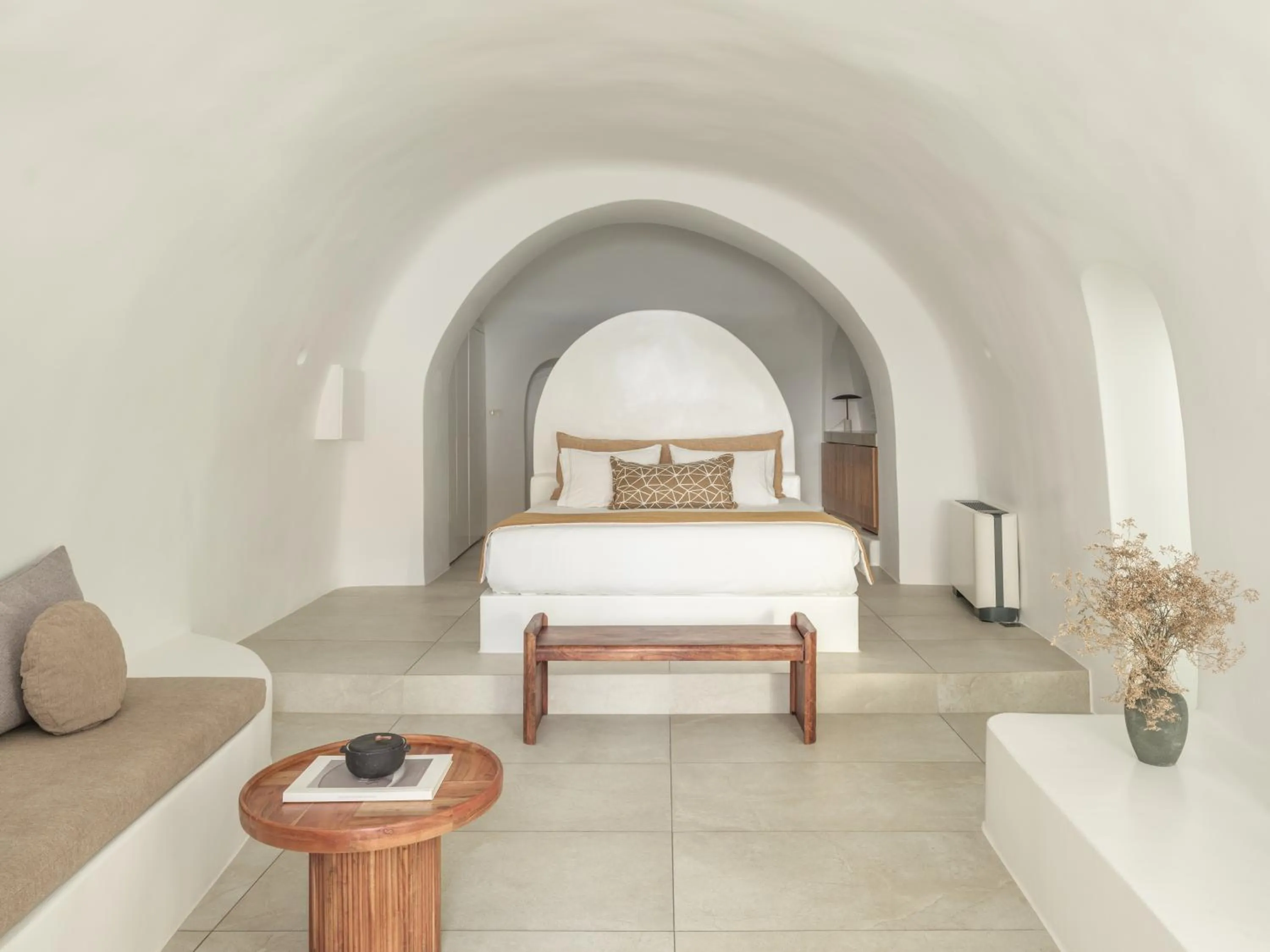 Bed in Aspaki by Art Maisons