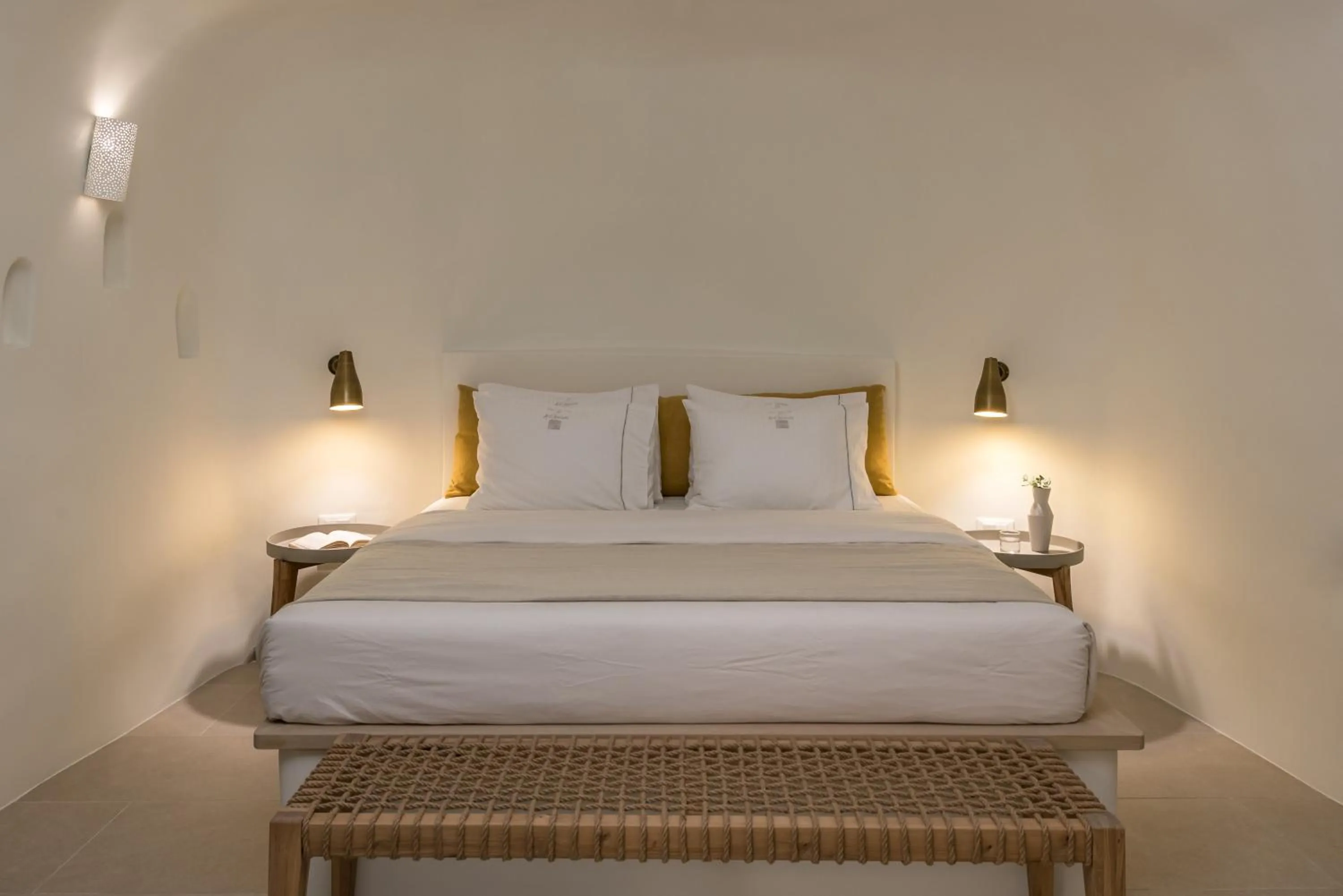 Bed in Aspaki by Art Maisons