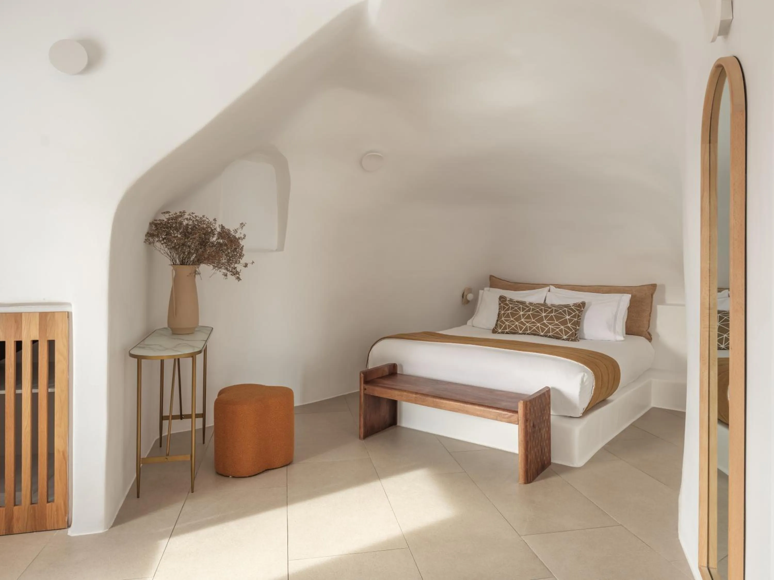 Bed in Aspaki by Art Maisons