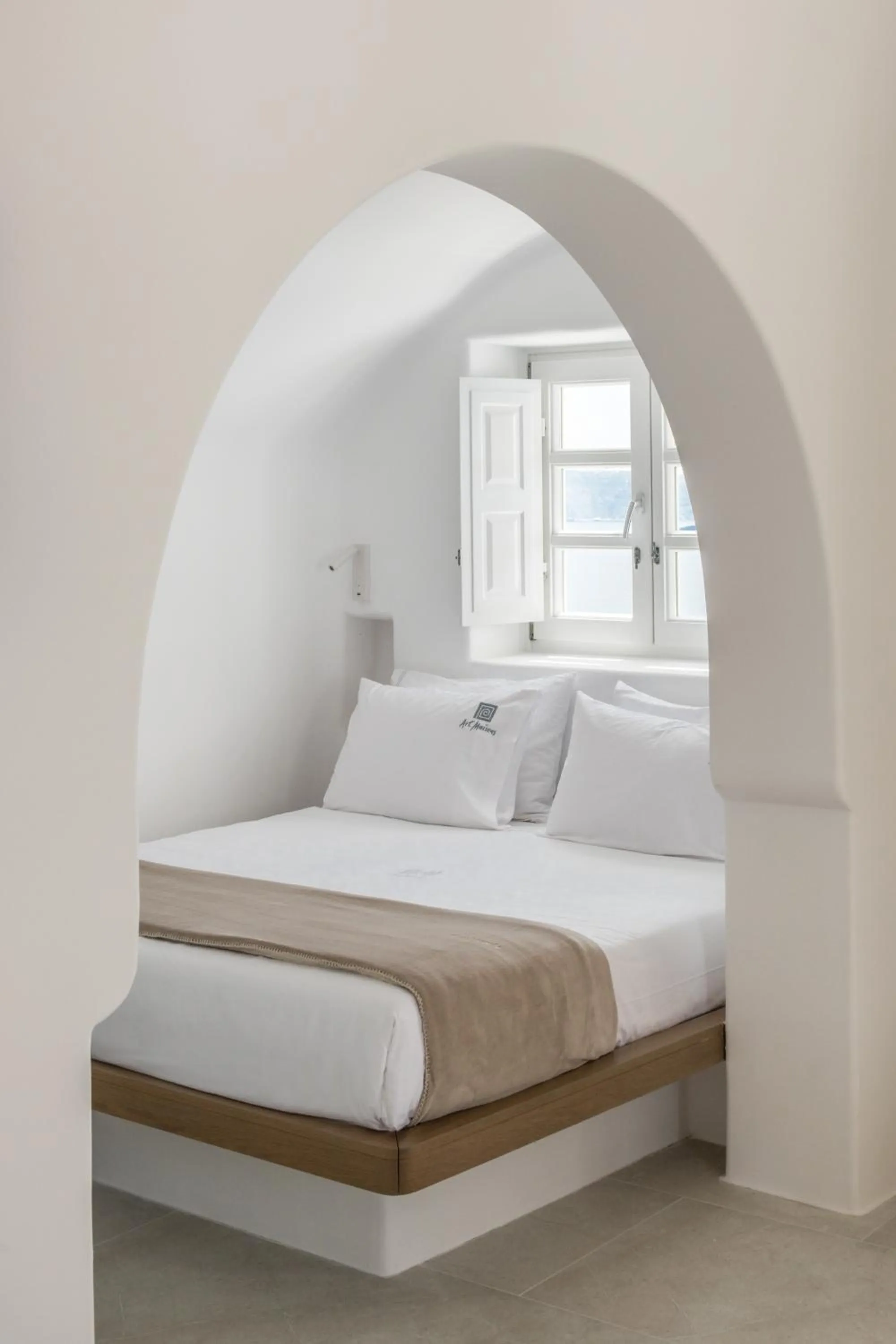 Bed in Aspaki by Art Maisons