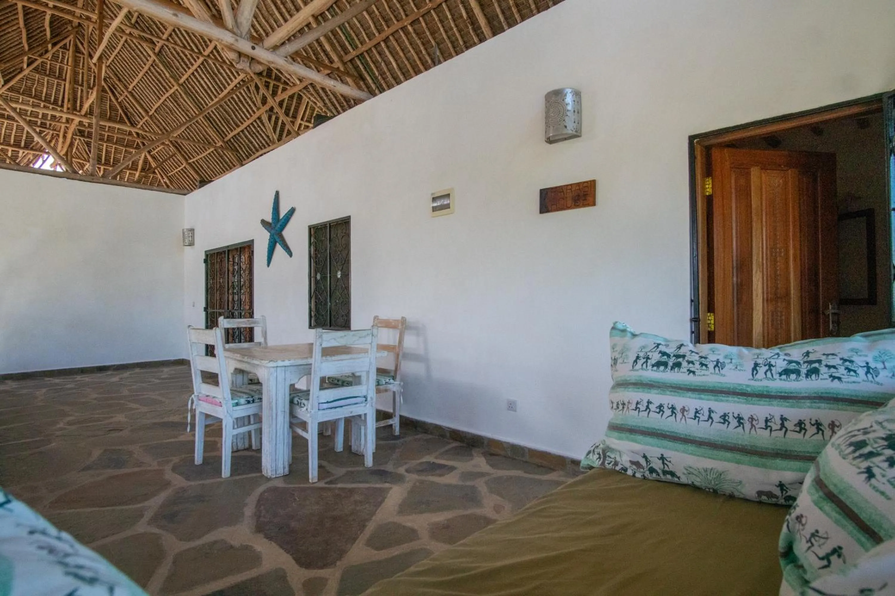 Balcony/Terrace, Bed in Rafiki Village