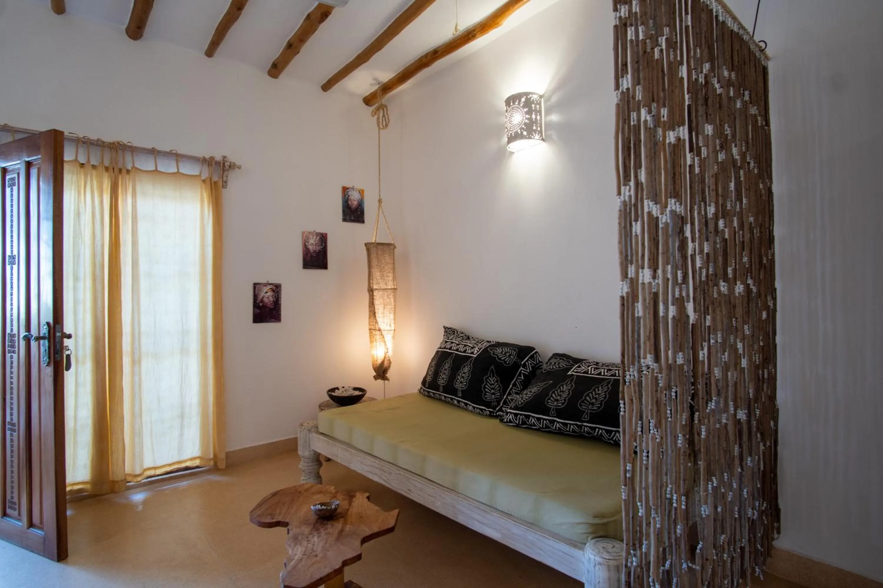 Living room, Bed in Rafiki Village