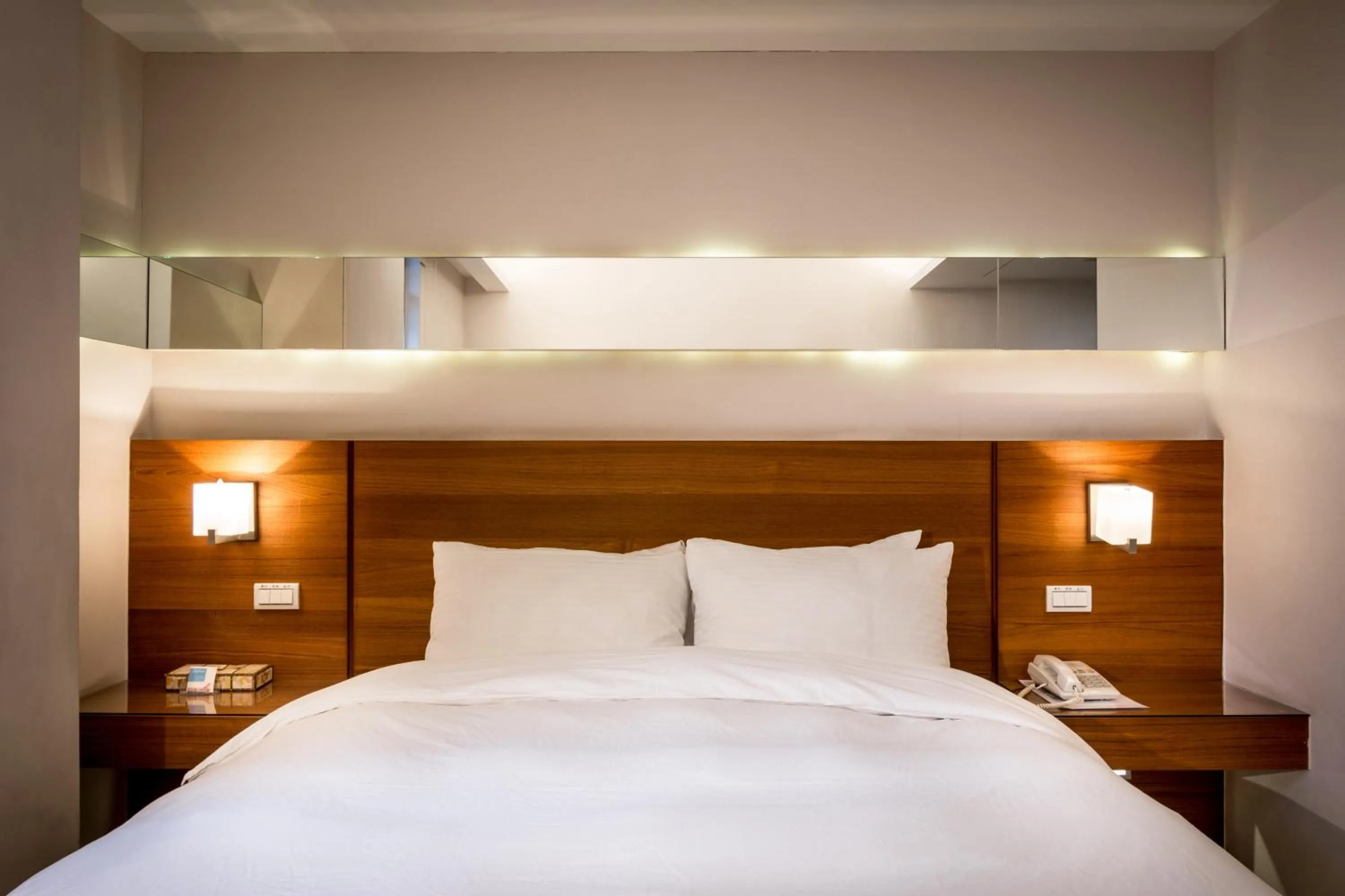 bunk bed, Bed in Royal Garden Hotel