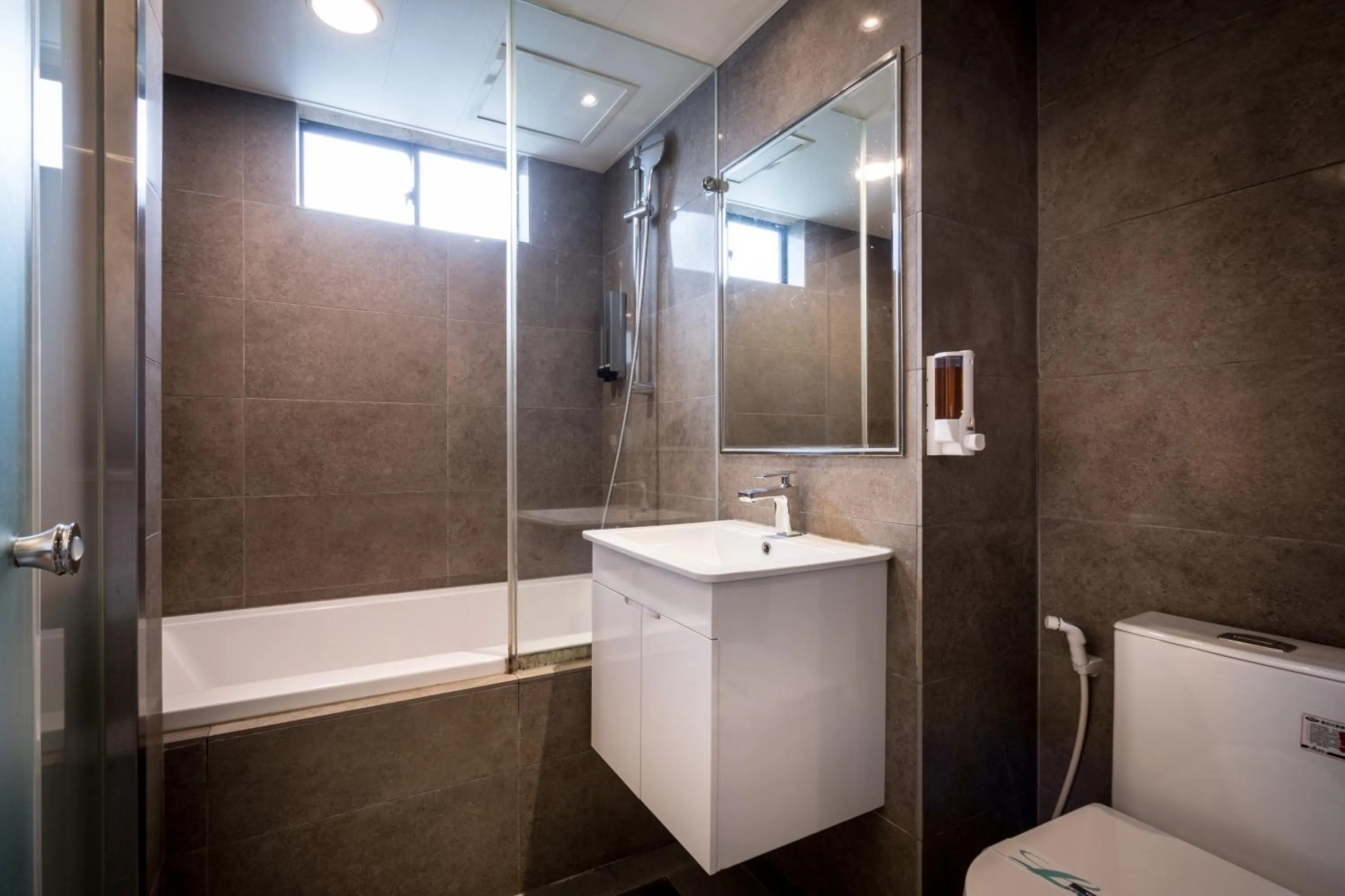 Bathroom in Royal Garden Hotel