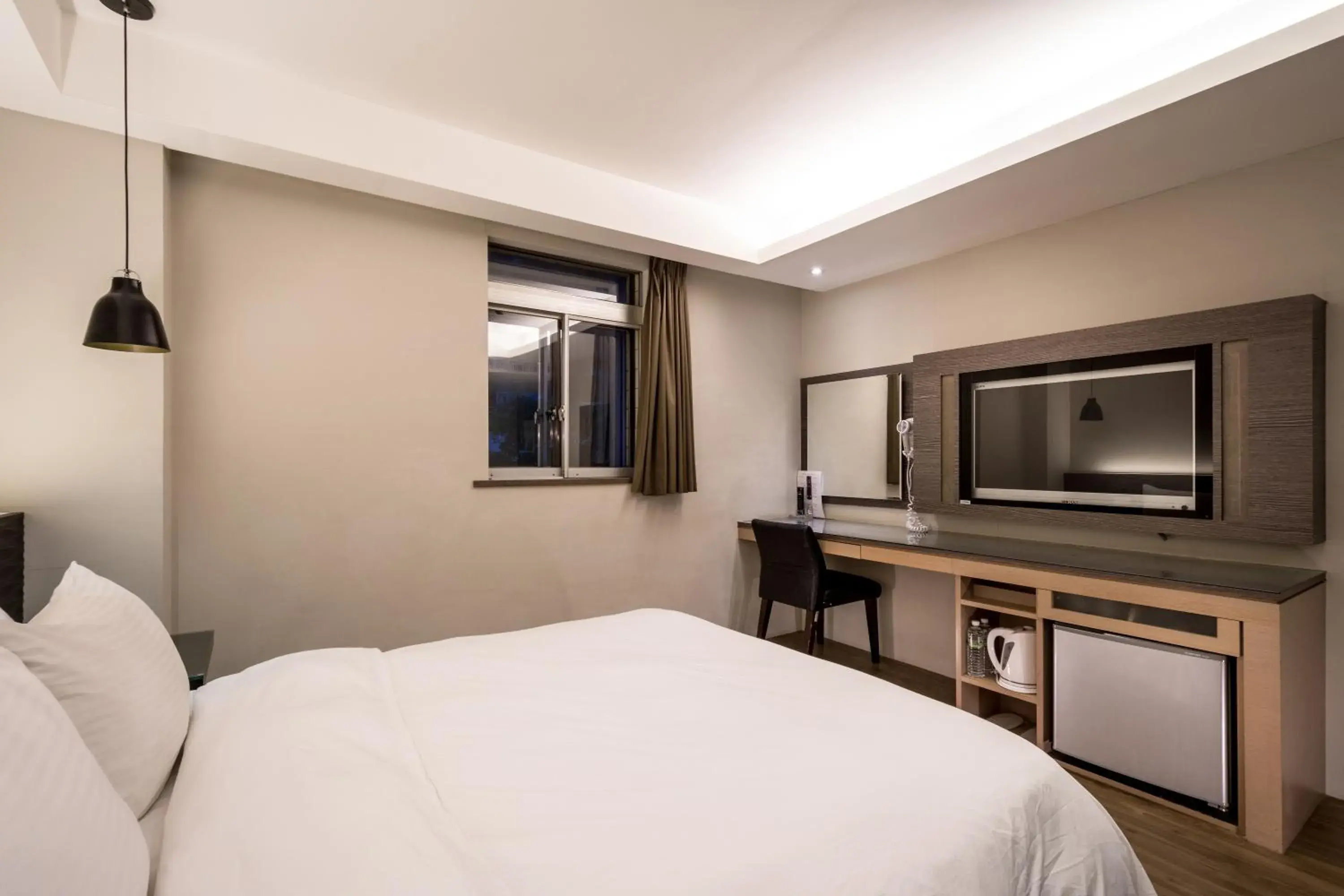 Photo of the whole room, Bed in Royal Garden Hotel Photo of the whole room, Bed in Royal Garden Hotel