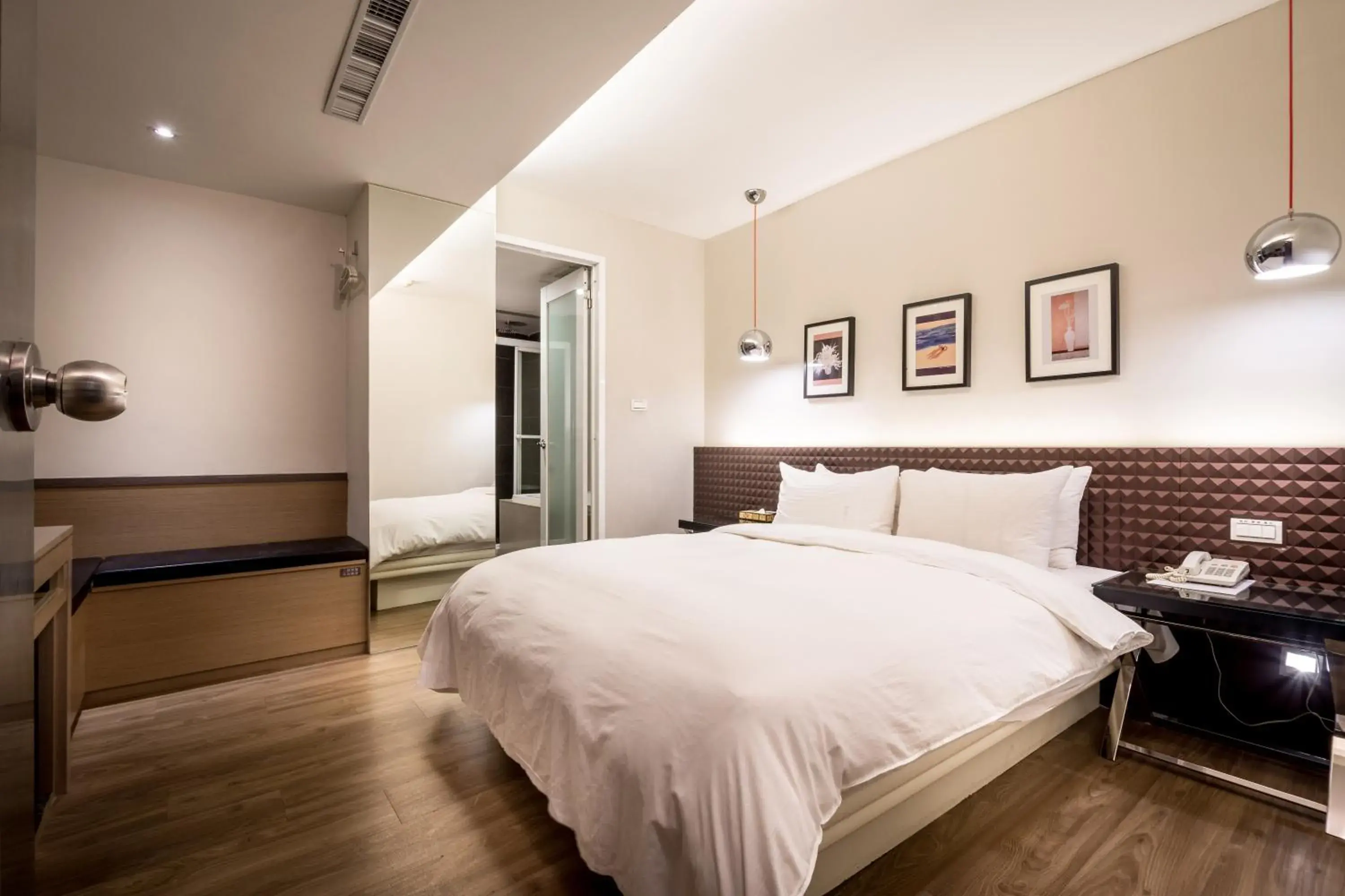 Photo of the whole room, Bed in Royal Garden Hotel Photo of the whole room, Bed in Royal Garden Hotel