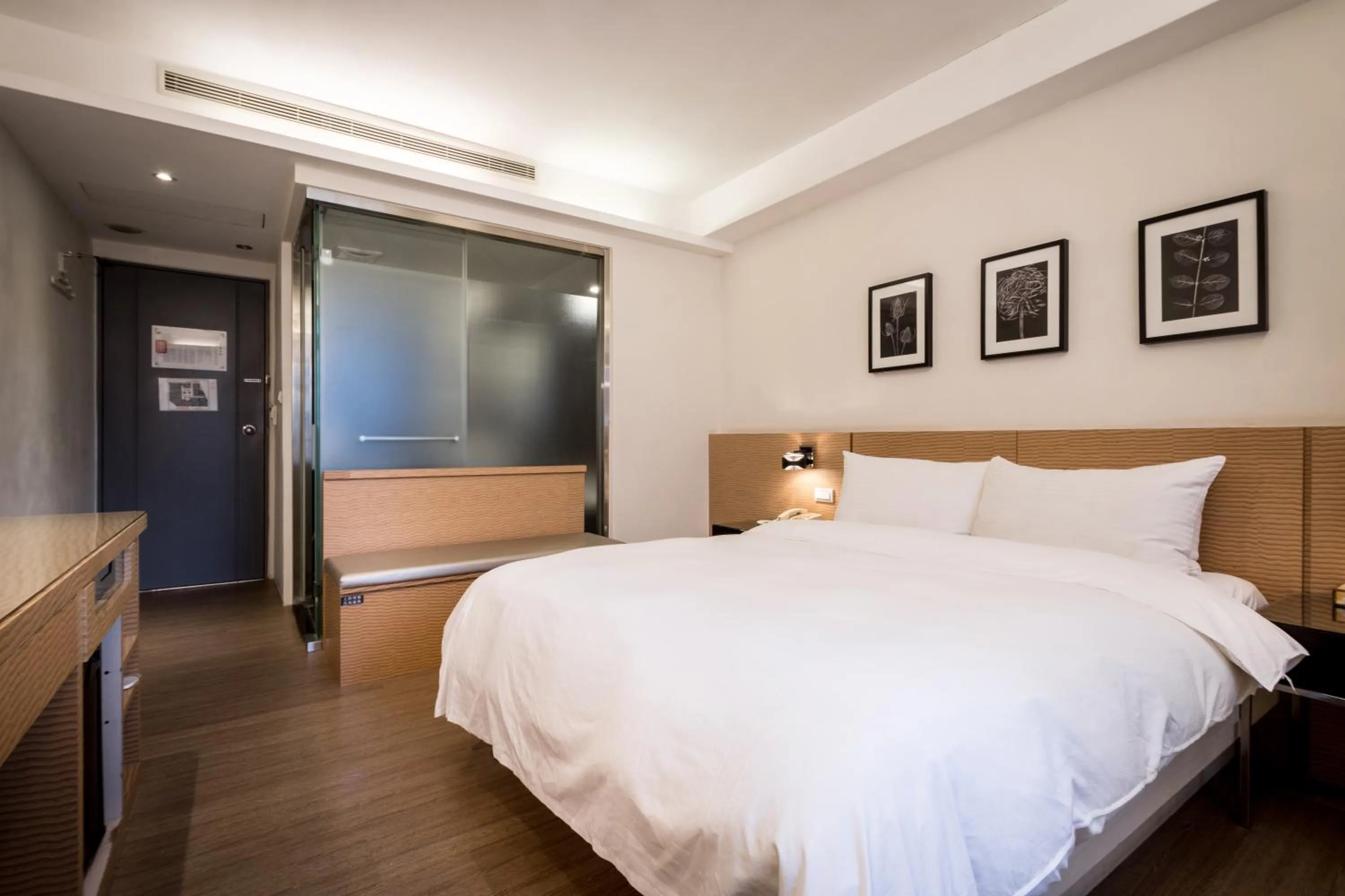 Photo of the whole room, Bed in Royal Garden Hotel