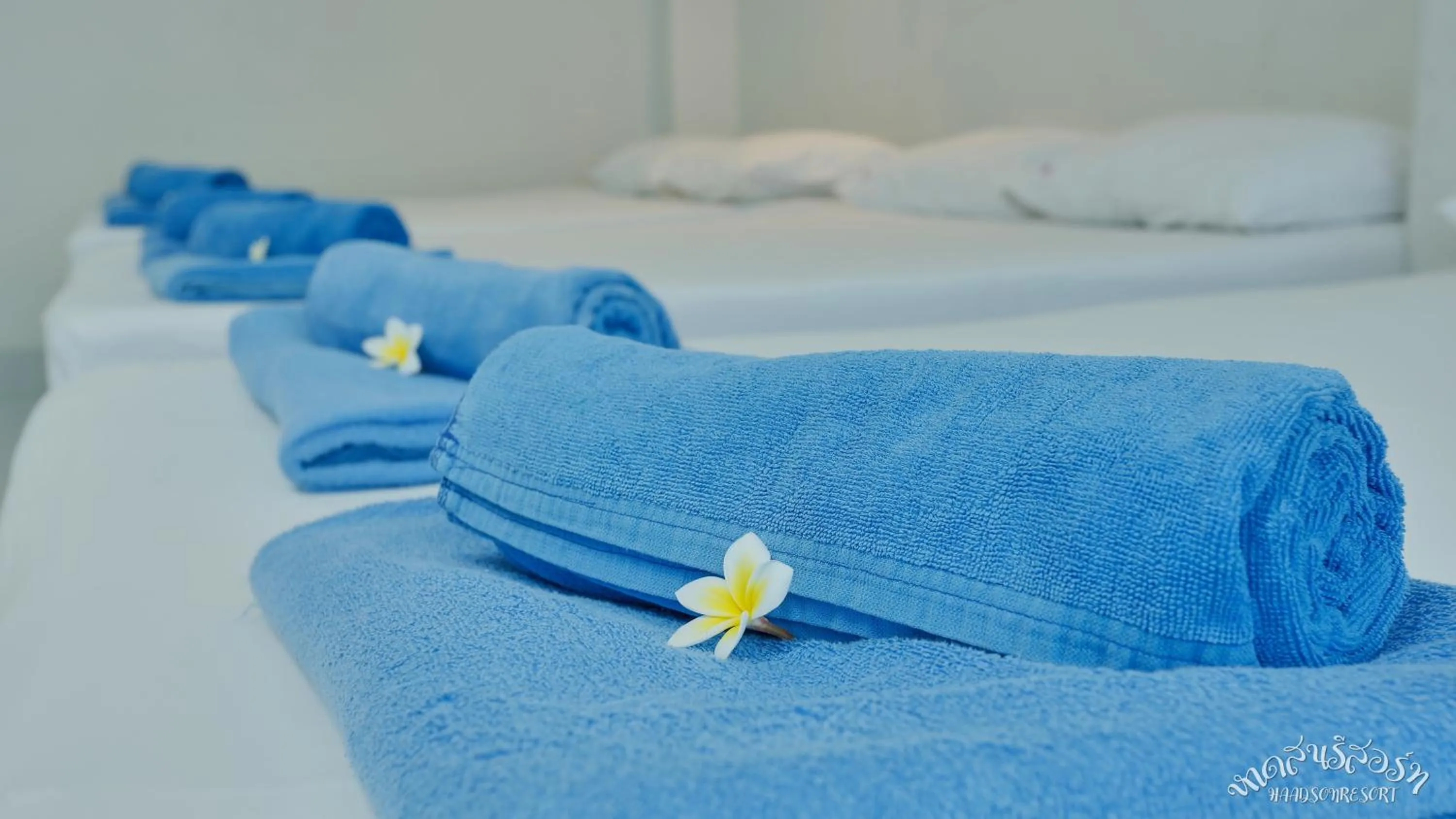 Bed in HaadSon Resort