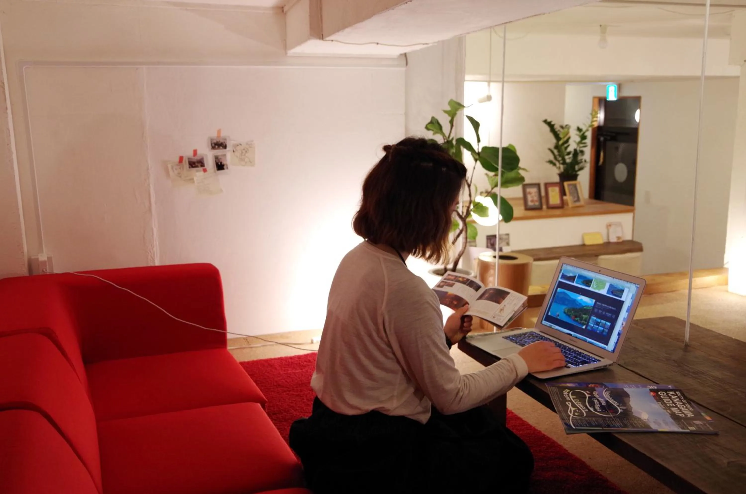 Communal lounge/ TV room in plumhostel