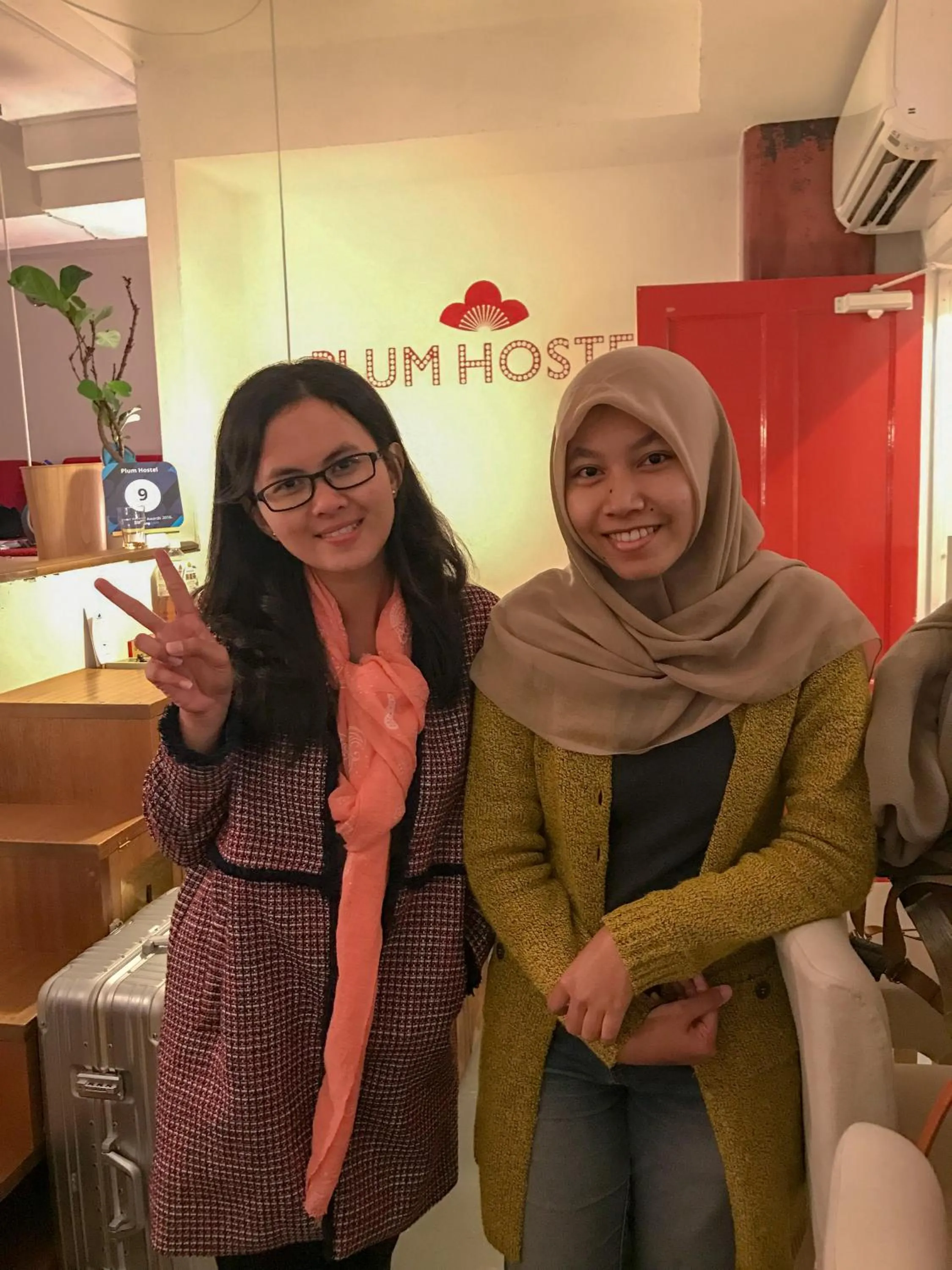 People in plumhostel