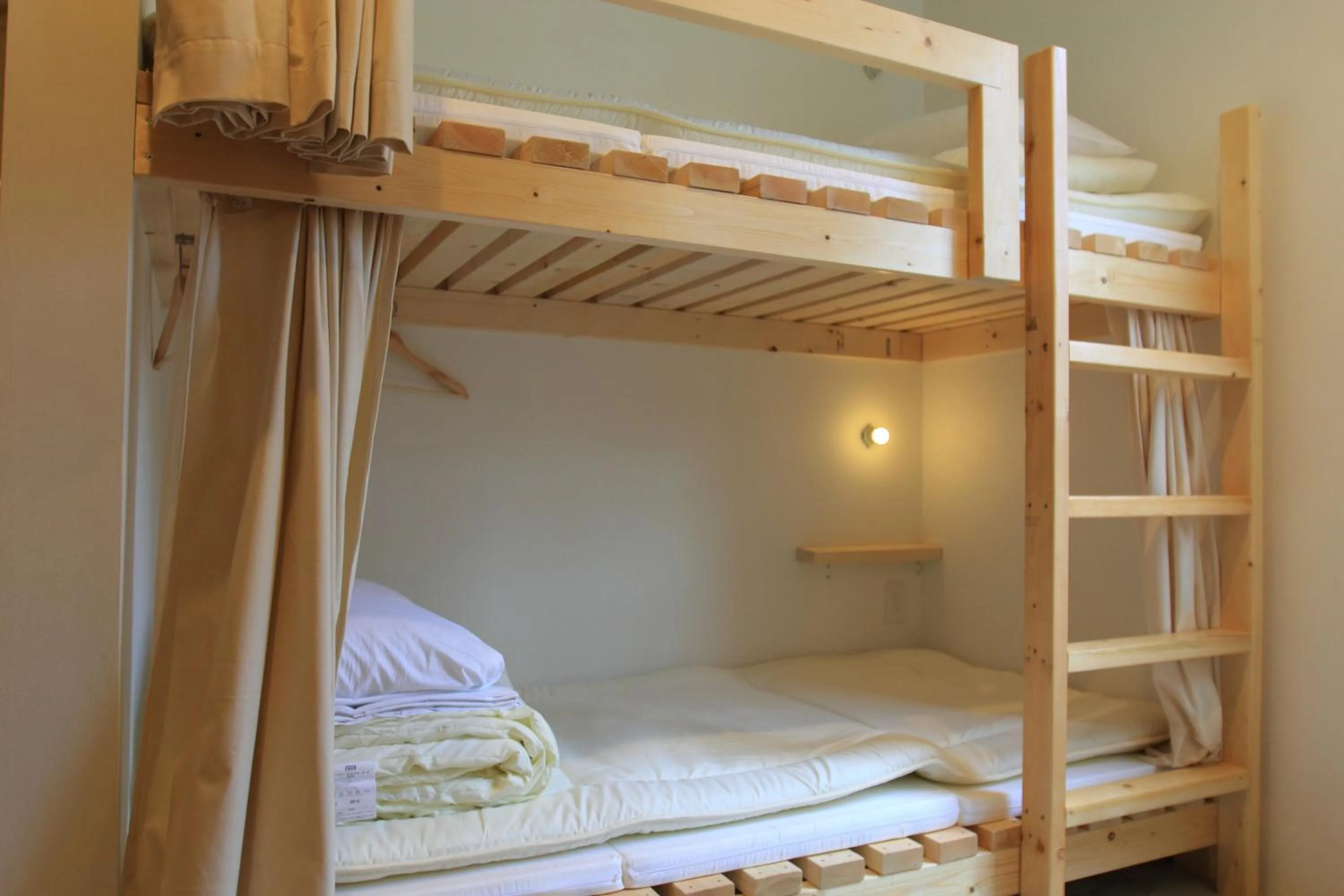 bunk bed, Bed in plumhostel