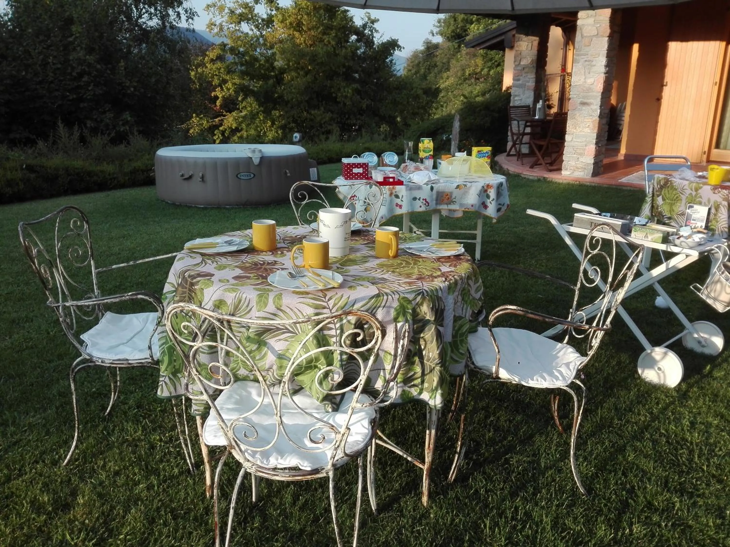 Buffet breakfast in B&B Villa Claudia