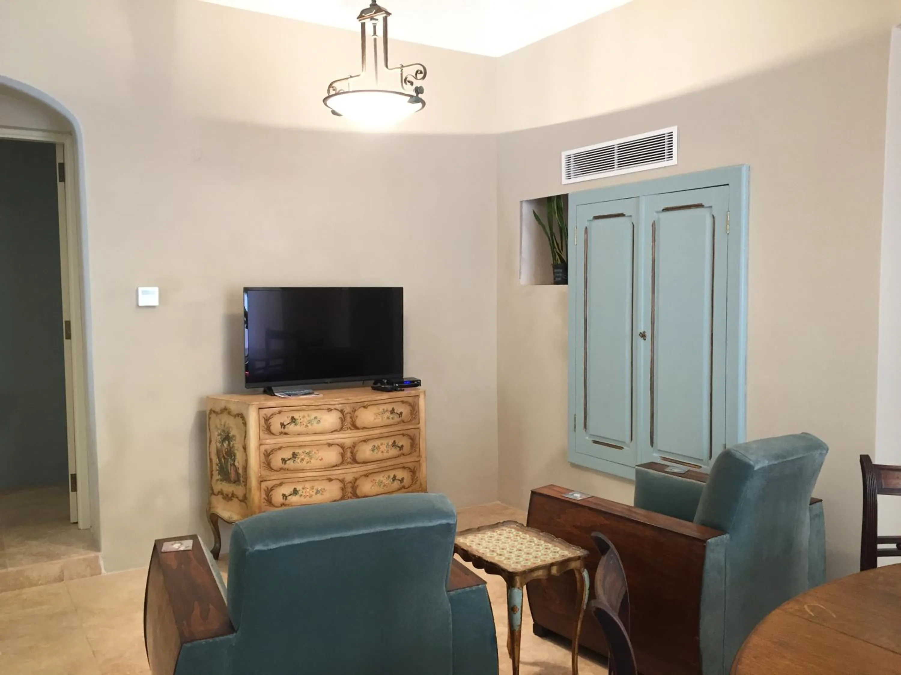 Living room in Sally Port Suites