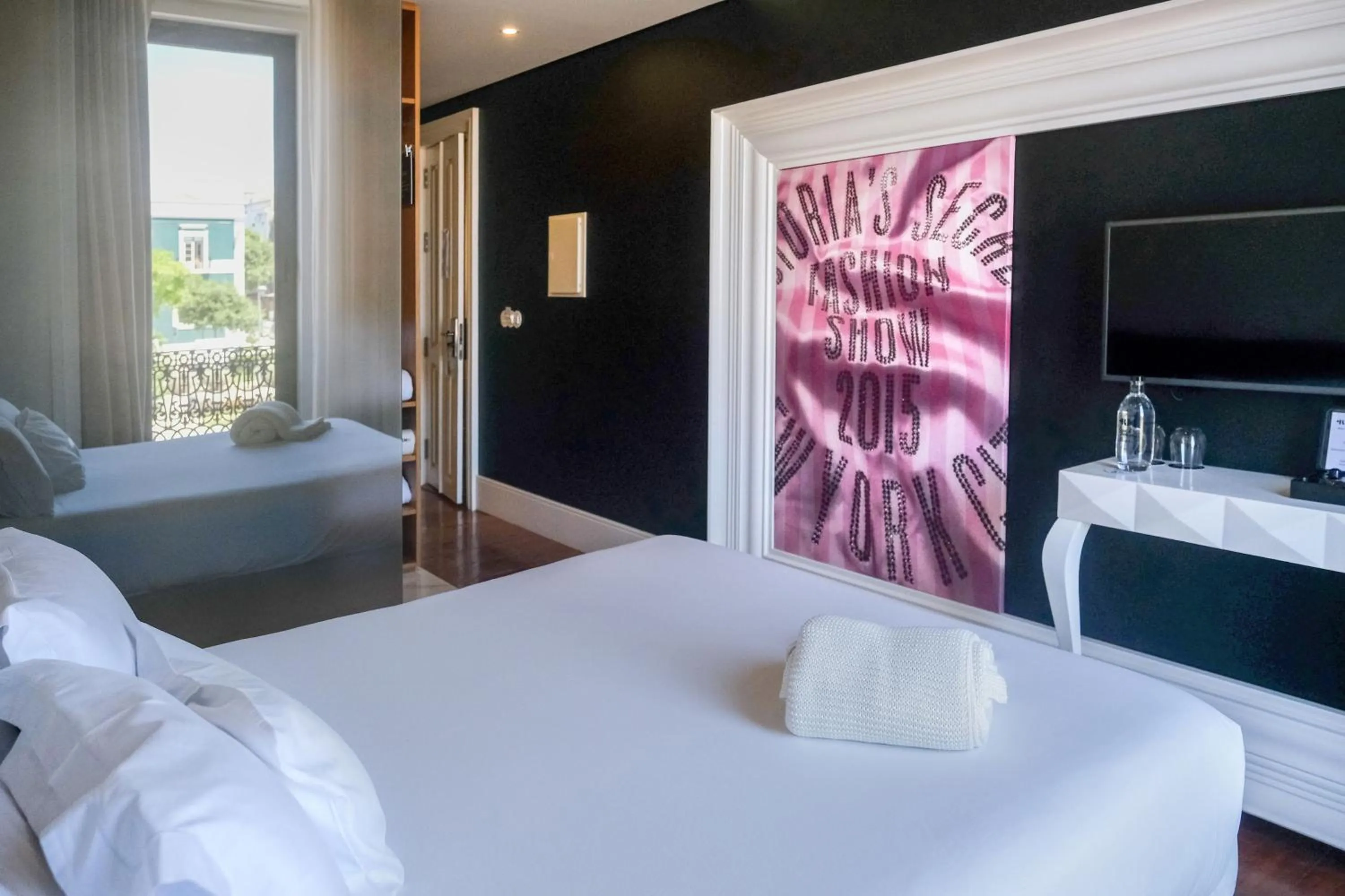 Photo of the whole room, Bed in RM The Experience - Small Portuguese Hotels