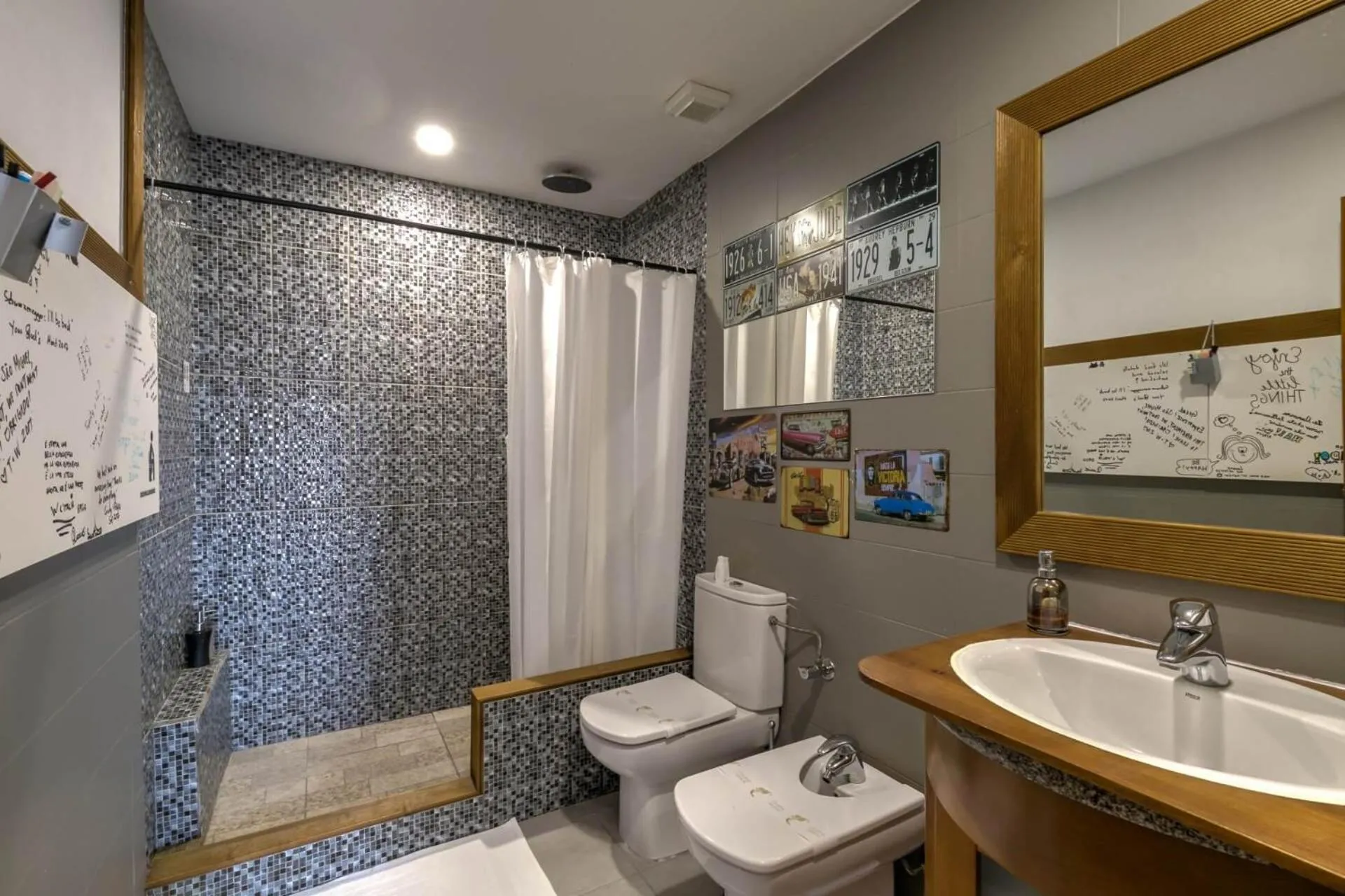 Bathroom in epicenter LAGOA