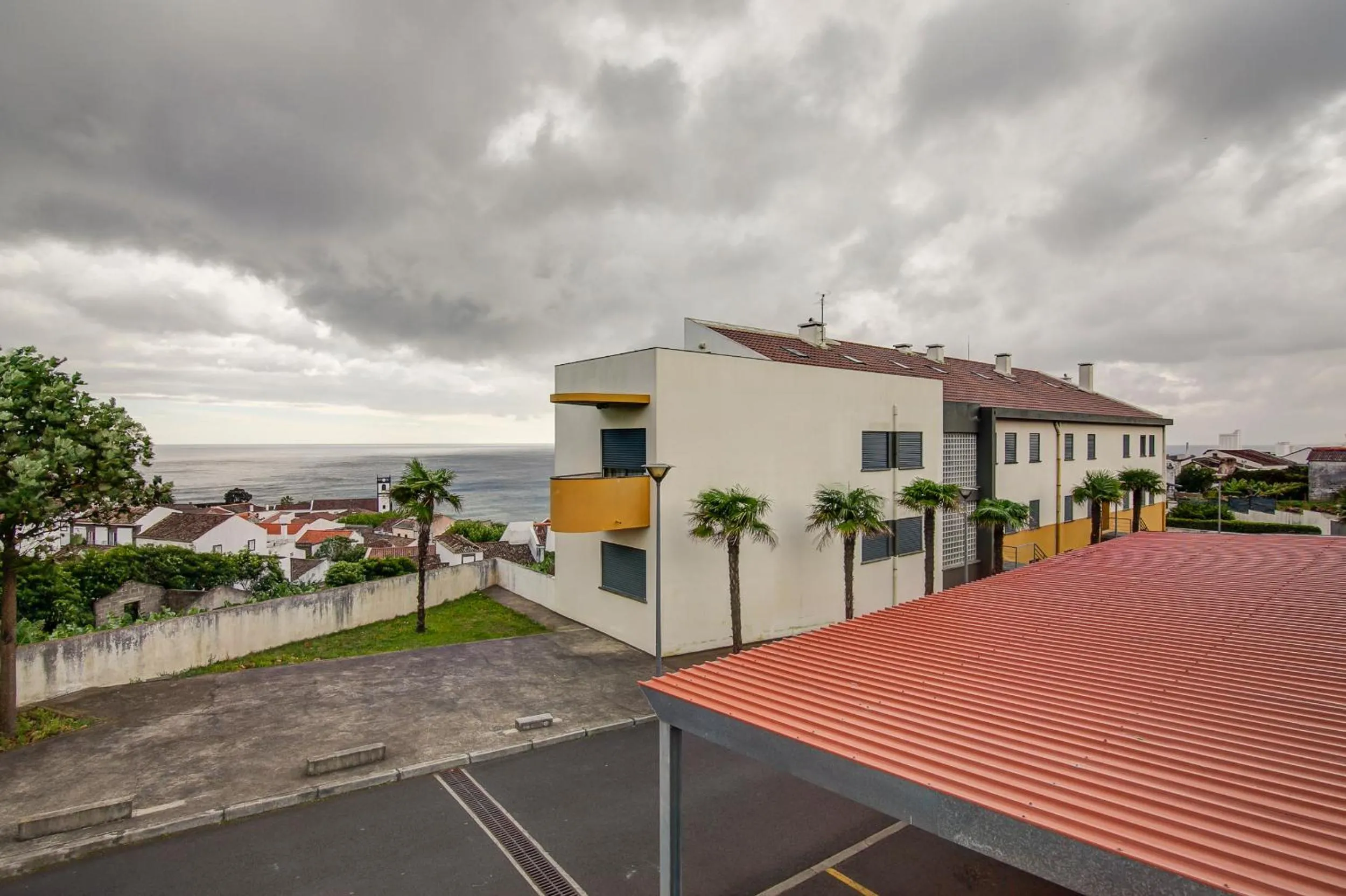Property building in epicenter LAGOA