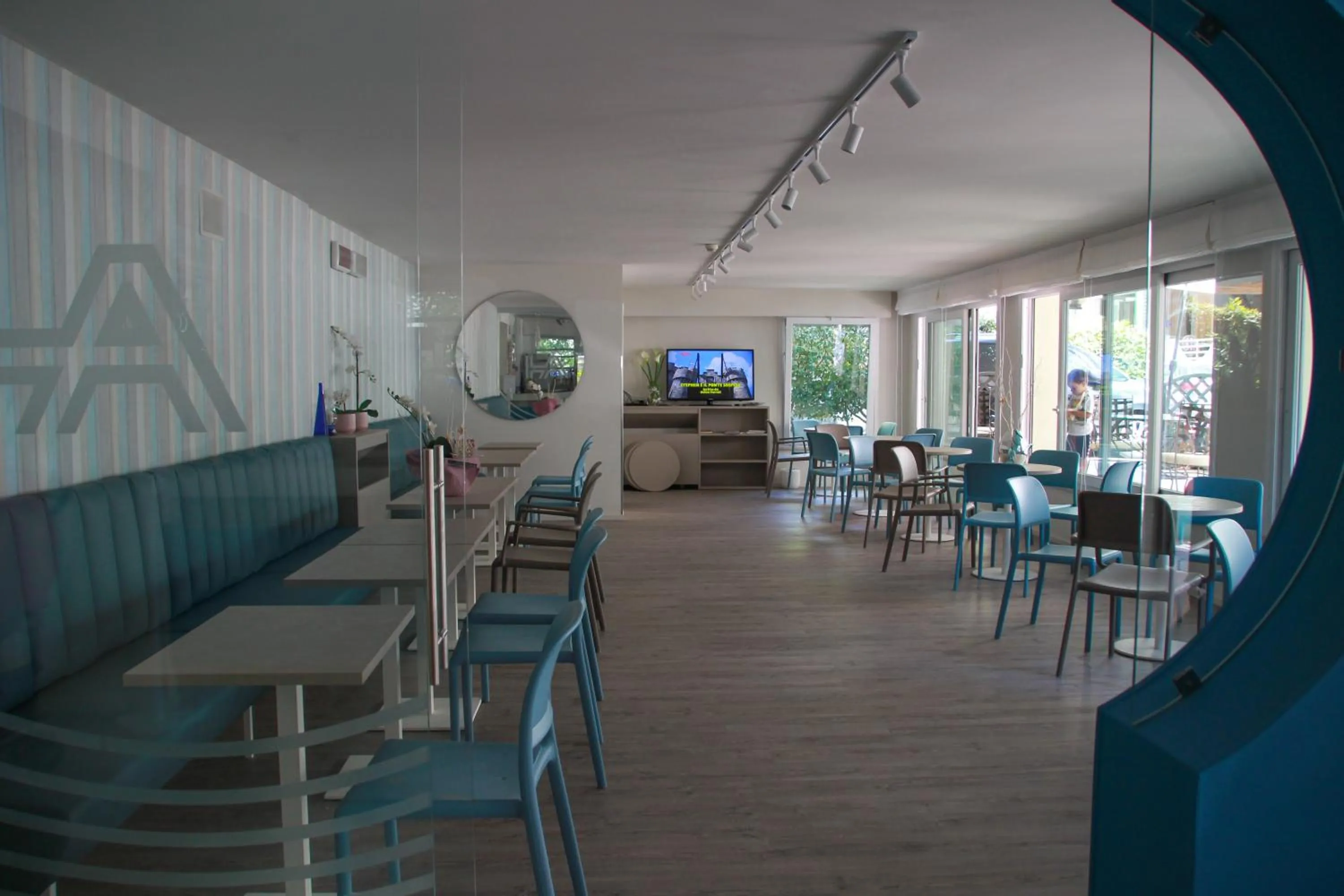 Communal lounge/ TV room in Hotel Adria