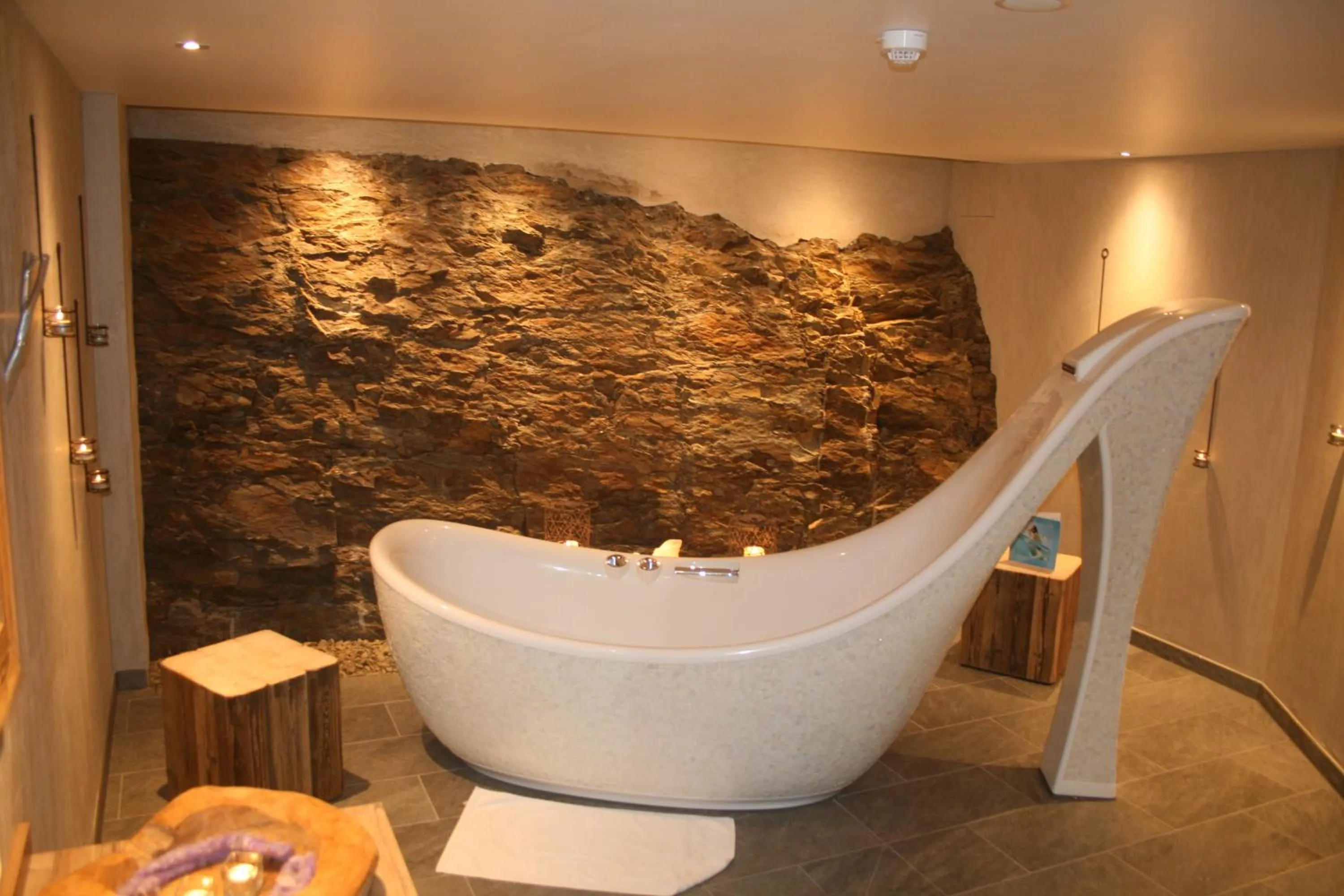 Spa and wellness centre/facilities in Logis Gourmet & Relax Wellness Hotel De La Sure