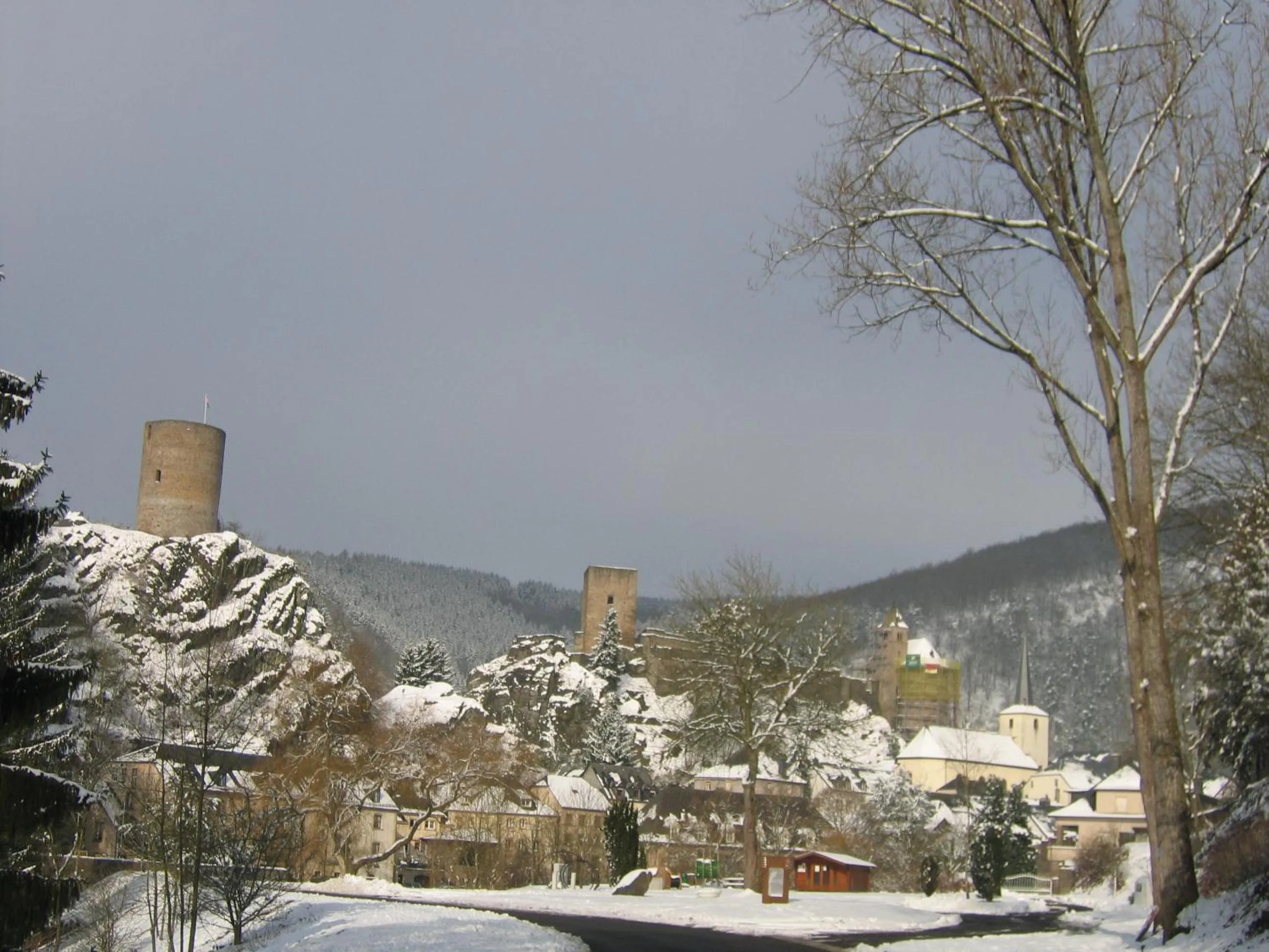 Nearby landmark in Logis Gourmet & Relax Wellness Hotel De La Sure