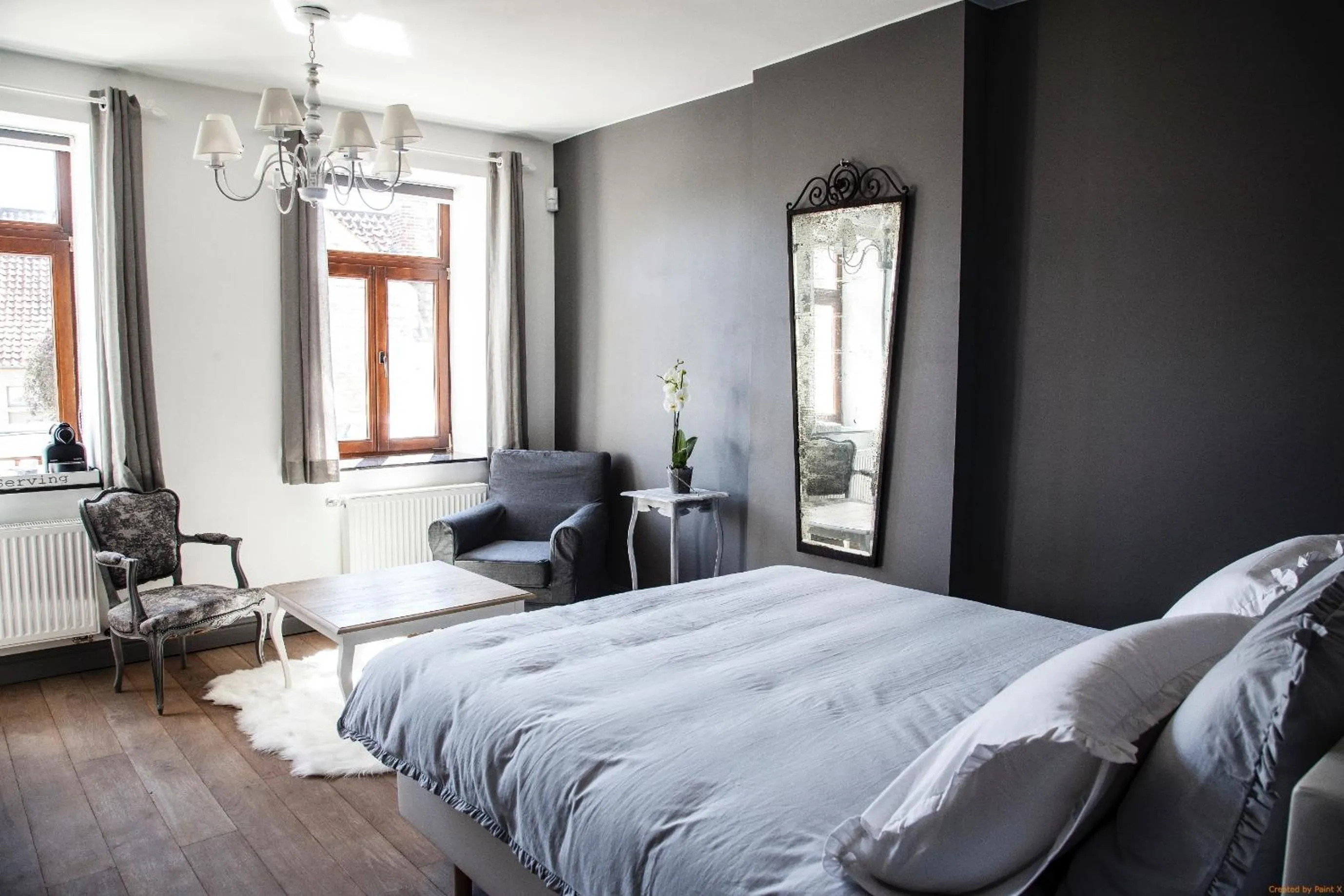 Living room, Bed in La maison en pierre
