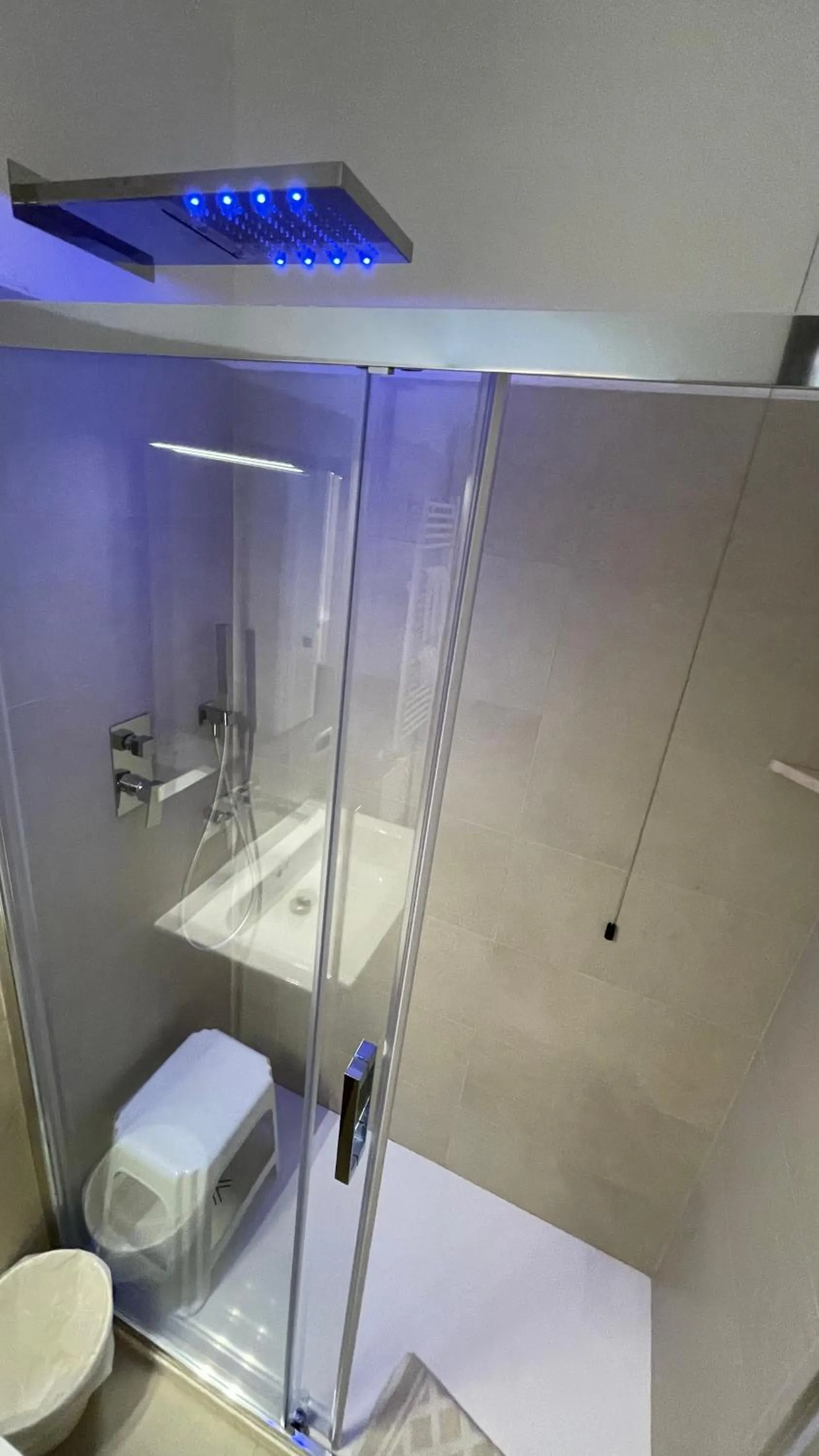 Shower in Hotel Boschetto