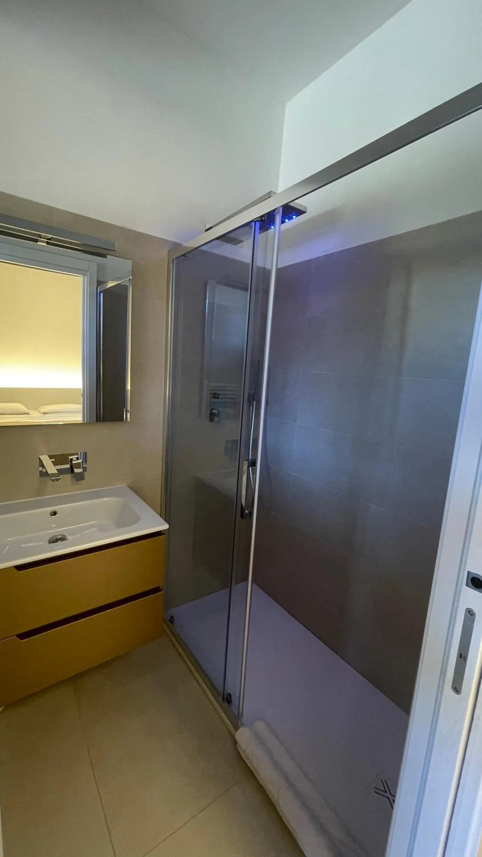 Shower in Hotel Boschetto