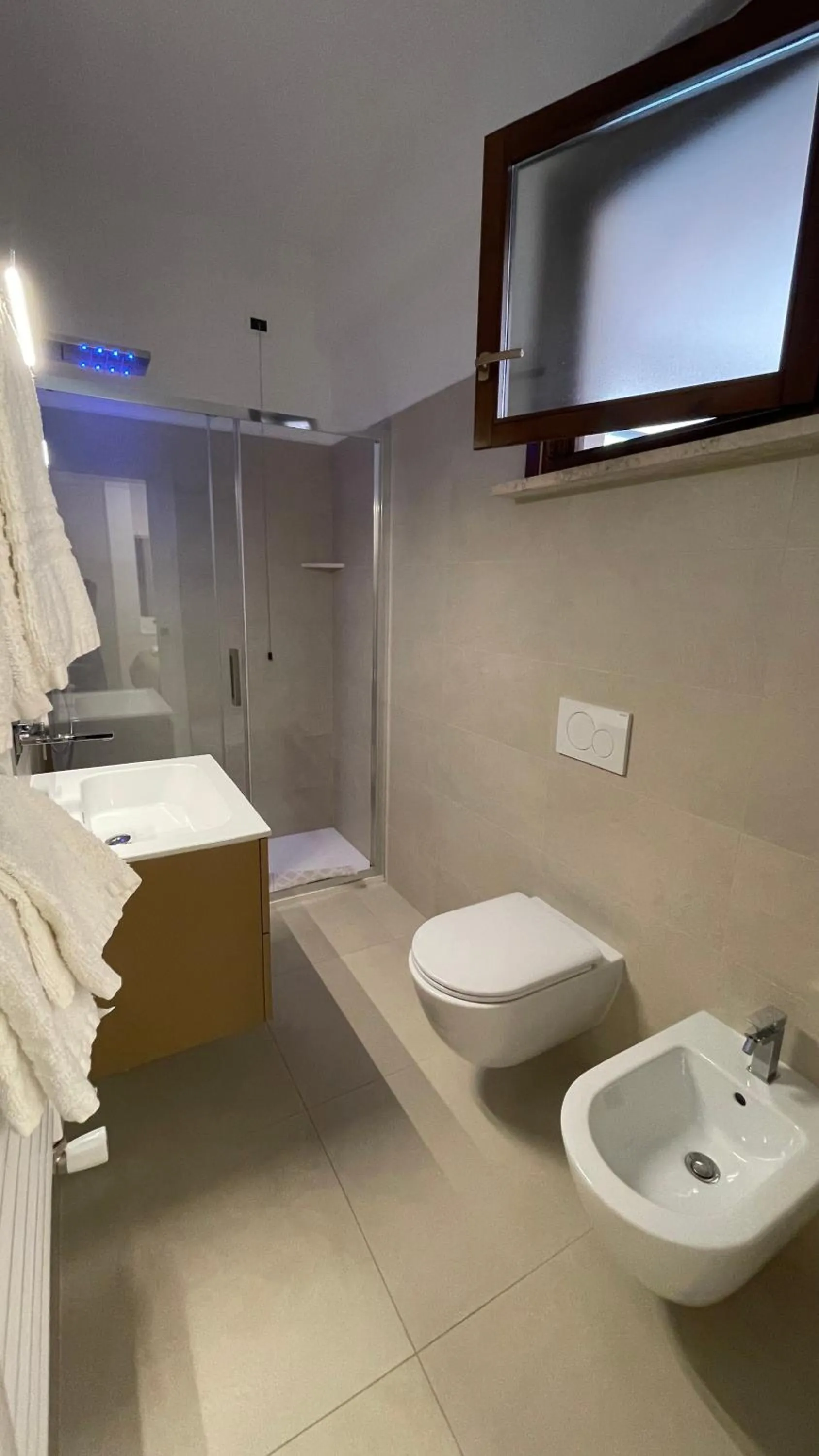 Shower in Hotel Boschetto