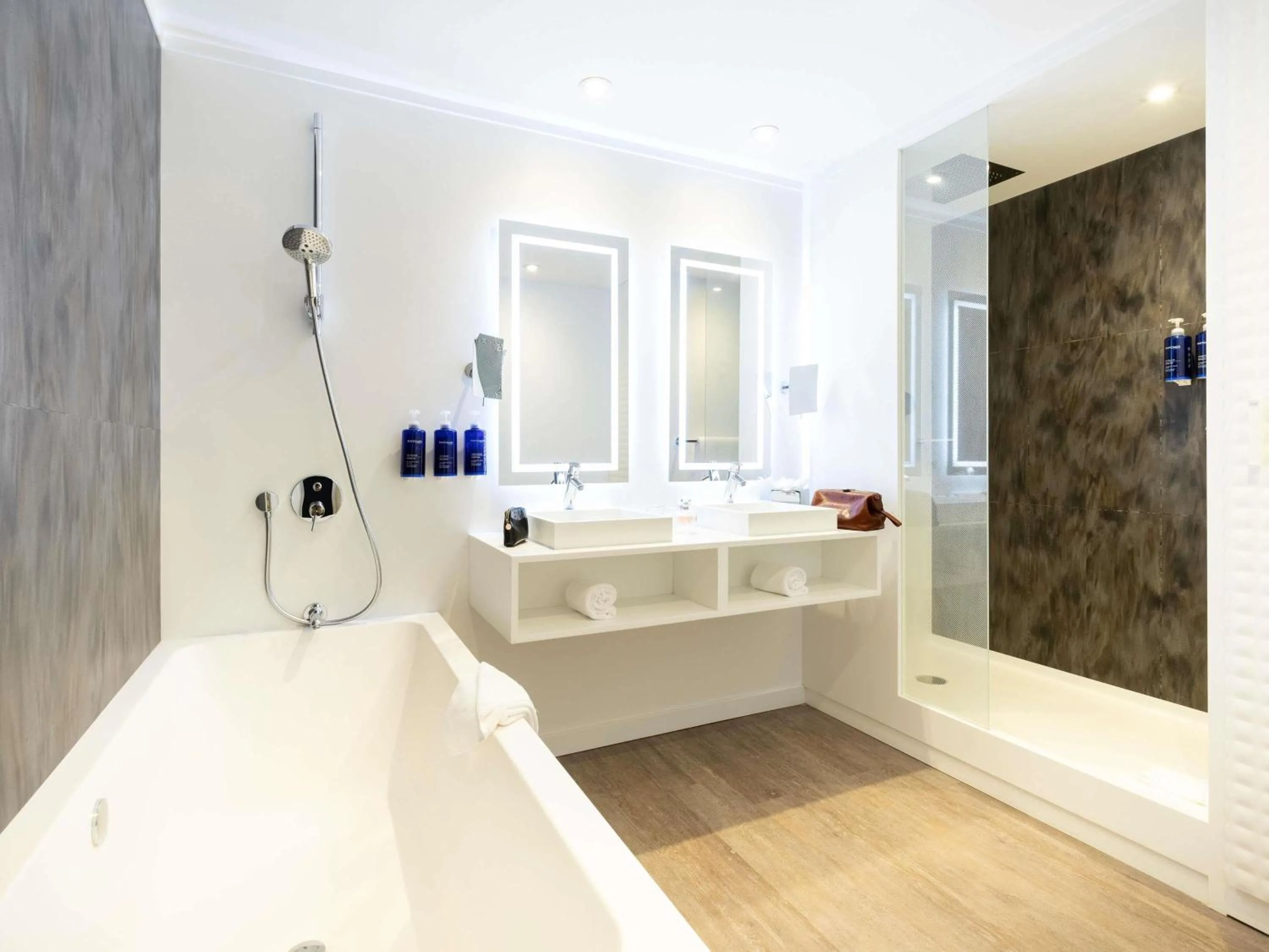 Photo of the whole room in Novotel Luxembourg Kirchberg